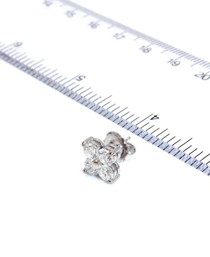 Quatrefoil-Cluster-Ohrstecker aus 14 Karat Weißgold mit Diamanten im Zustand „Neu“ in Old Tappan, NJ