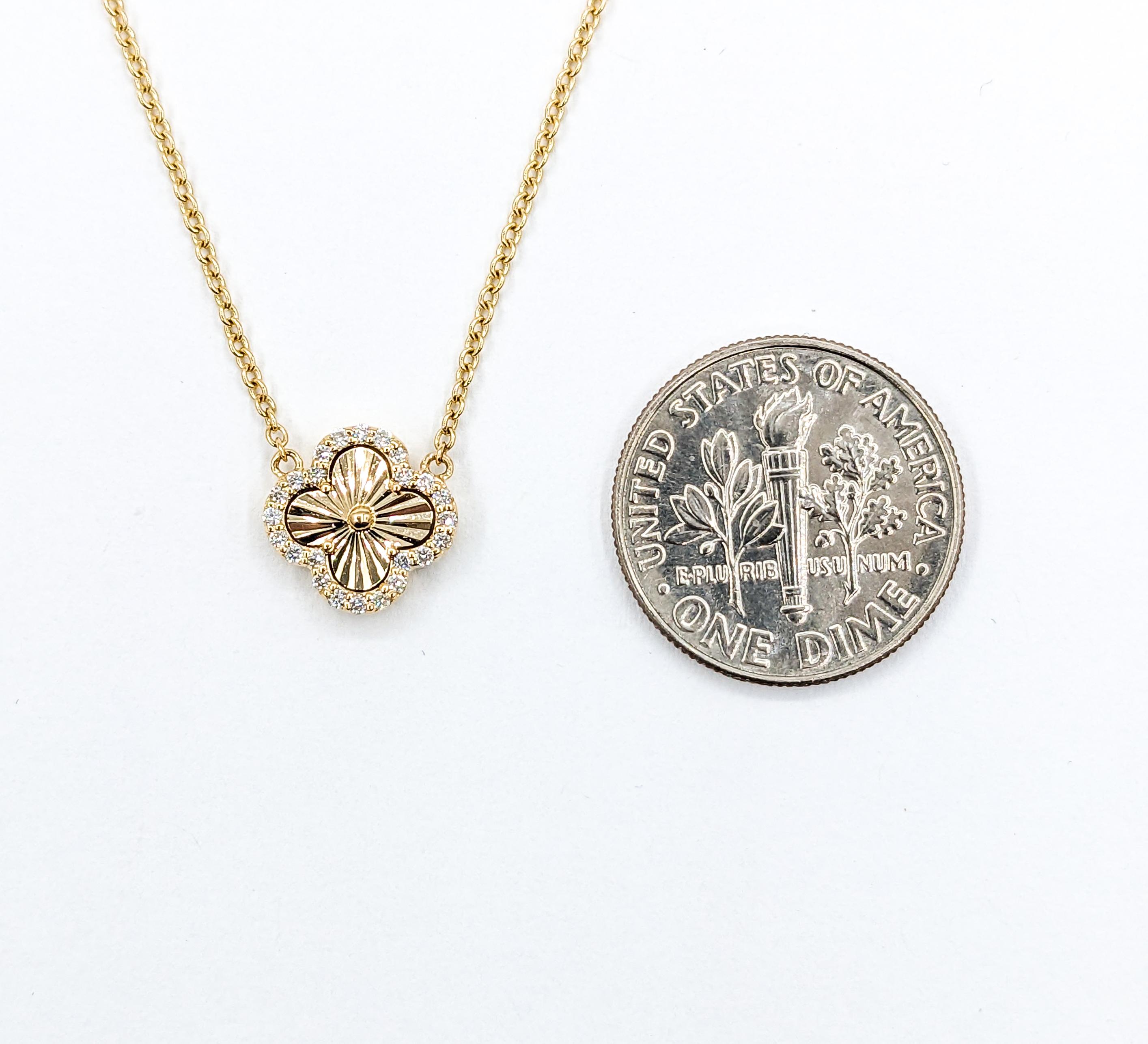 Diamant-Quatrefoil-Anhänger-Halskette aus Gold im Zustand „Hervorragend“ in Bloomington, MN