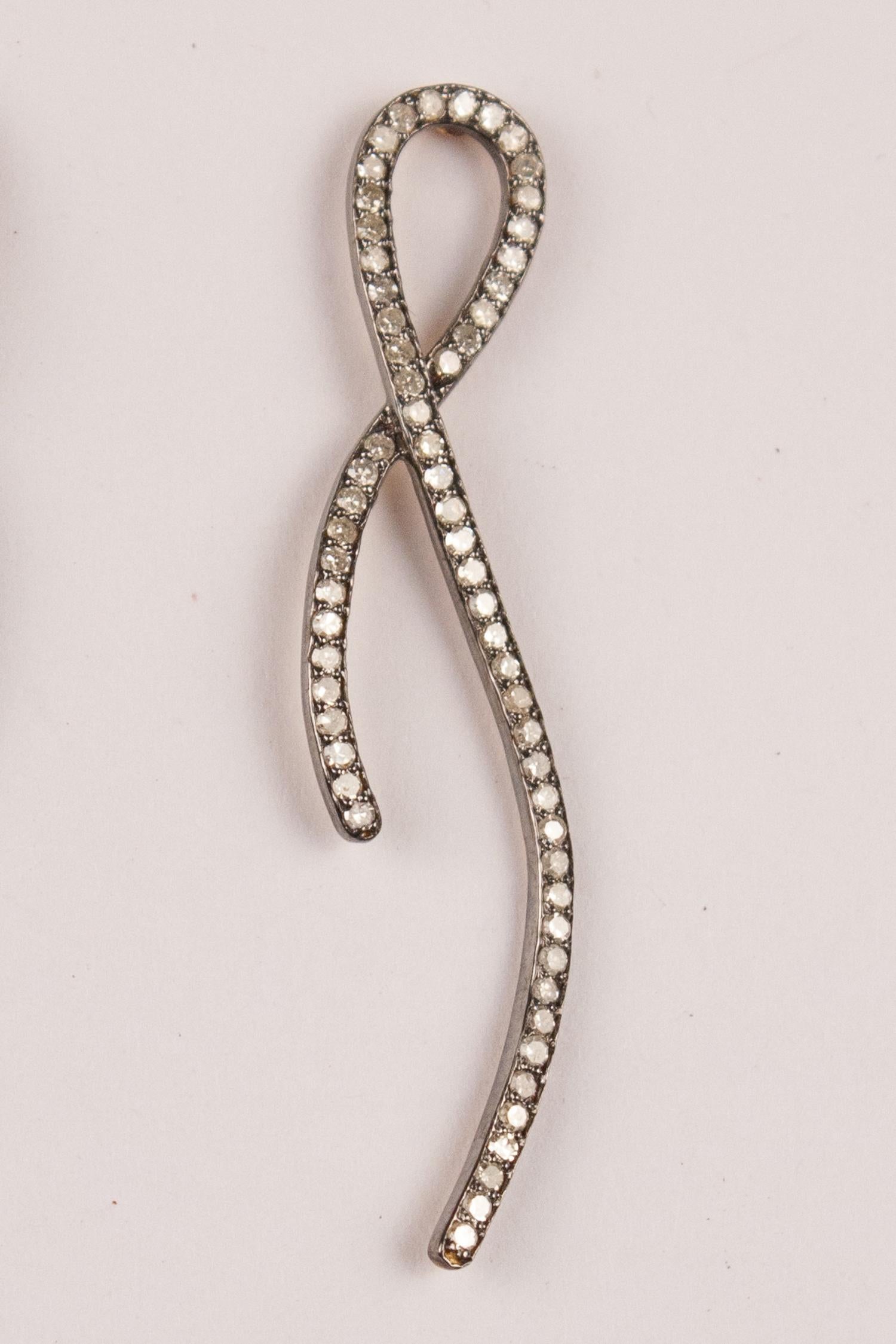 Diamond Ribbon Dangle Earrings In New Condition For Sale In Heath, MA