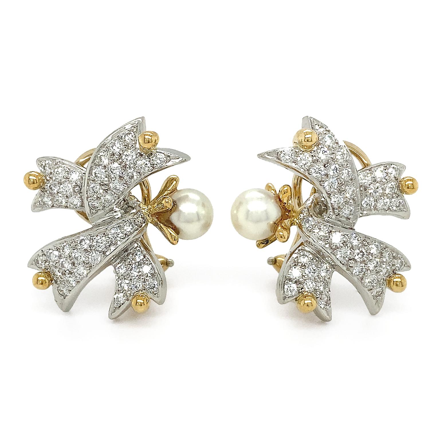 Platinum and 18K Yellow Gold Diamond Ribbon Pearl Earrings In New Condition For Sale In New York, NY