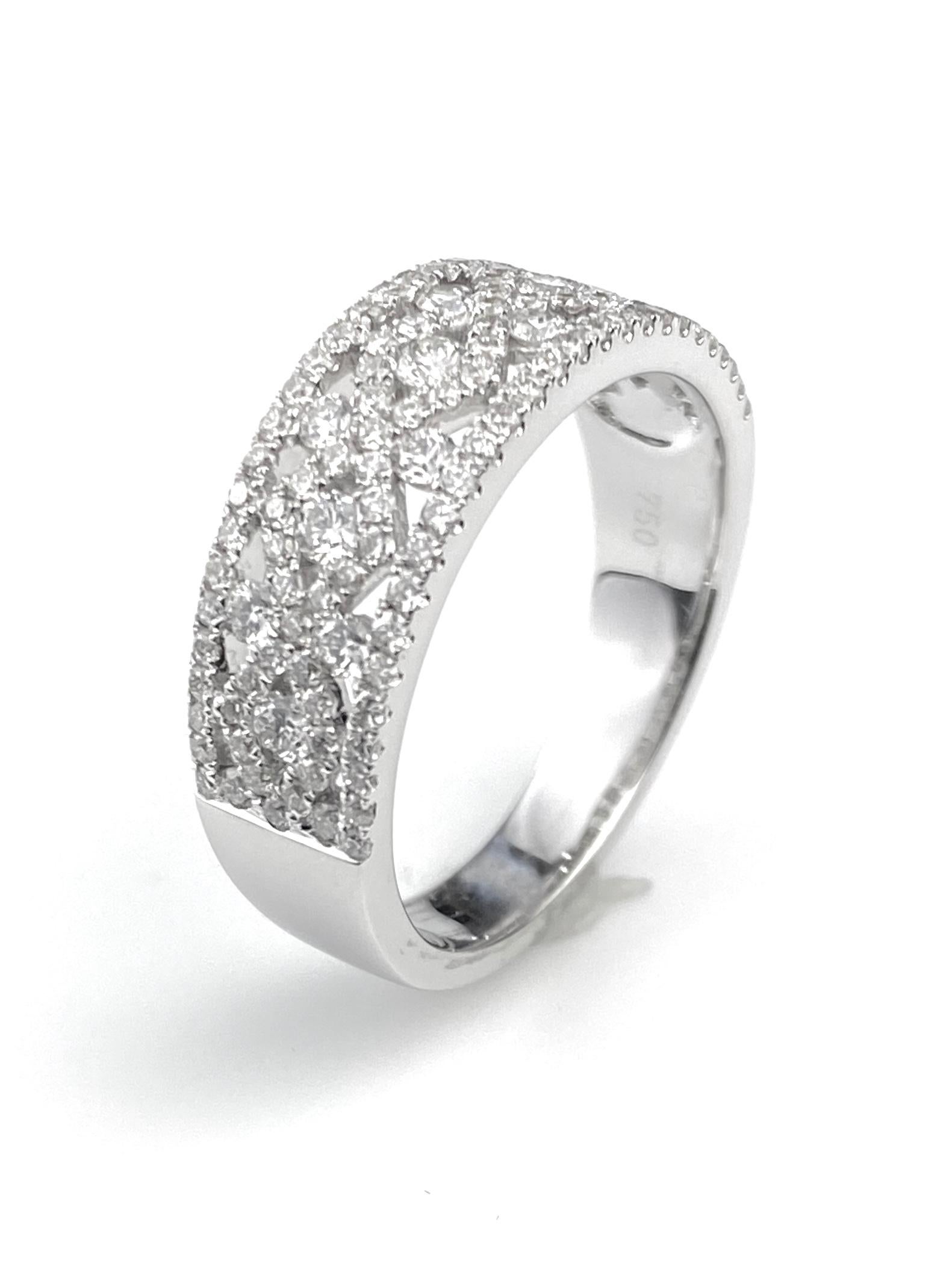 Contemporary Diamond Right Hand Ring with Patterned Design For Sale