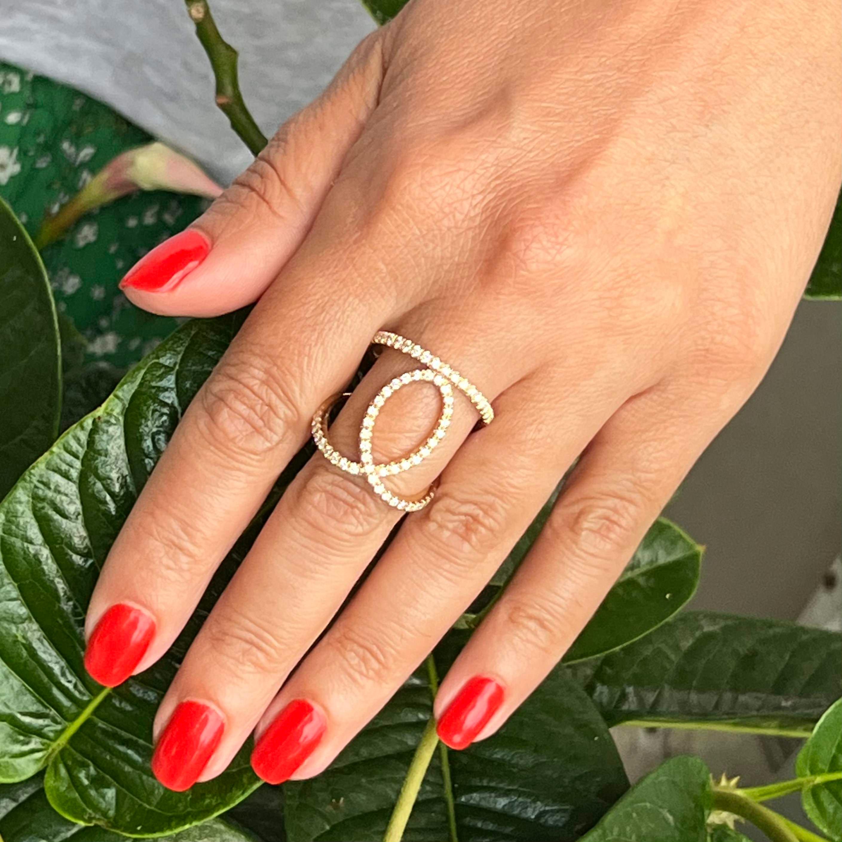 Taglio rotondo Anello con diamante in oro 14k 0,85 TCW certificato in vendita