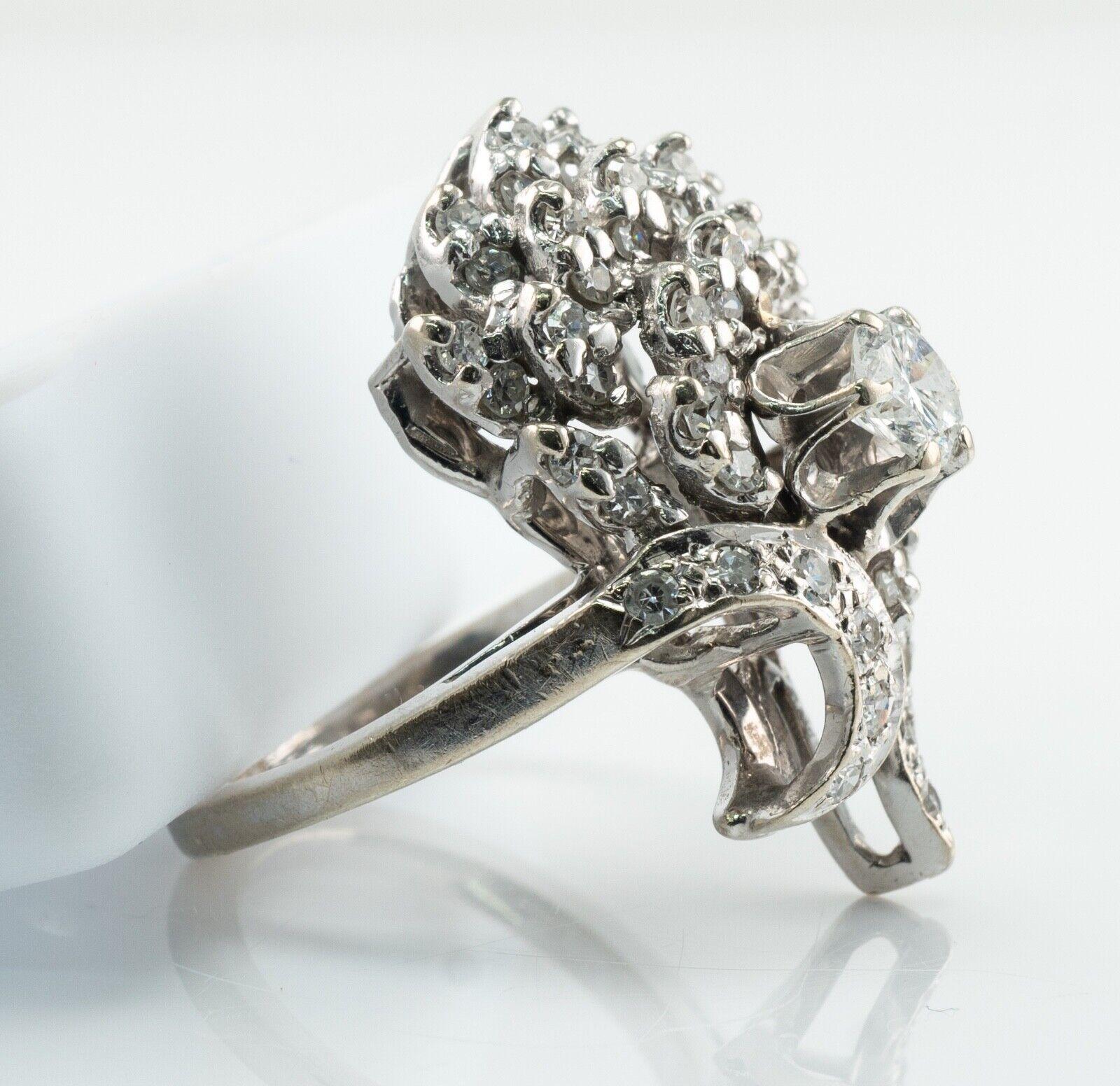 Anello con diamante in oro bianco 14K 1,25 TDW rotondo singolo Vintage Cluster in vendita 3