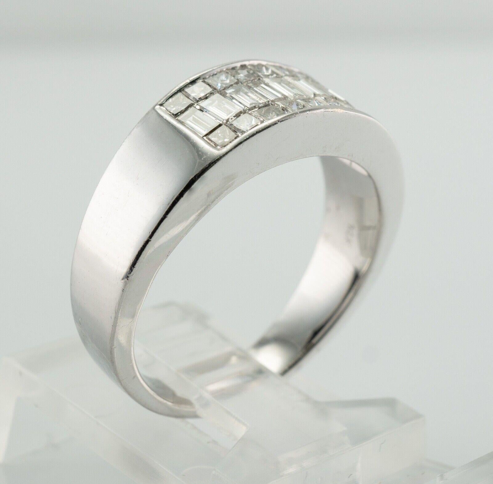 Bague d'anniversaire ou de mariage en or blanc 14 carats avec diamants 1,80 carat en vente 4