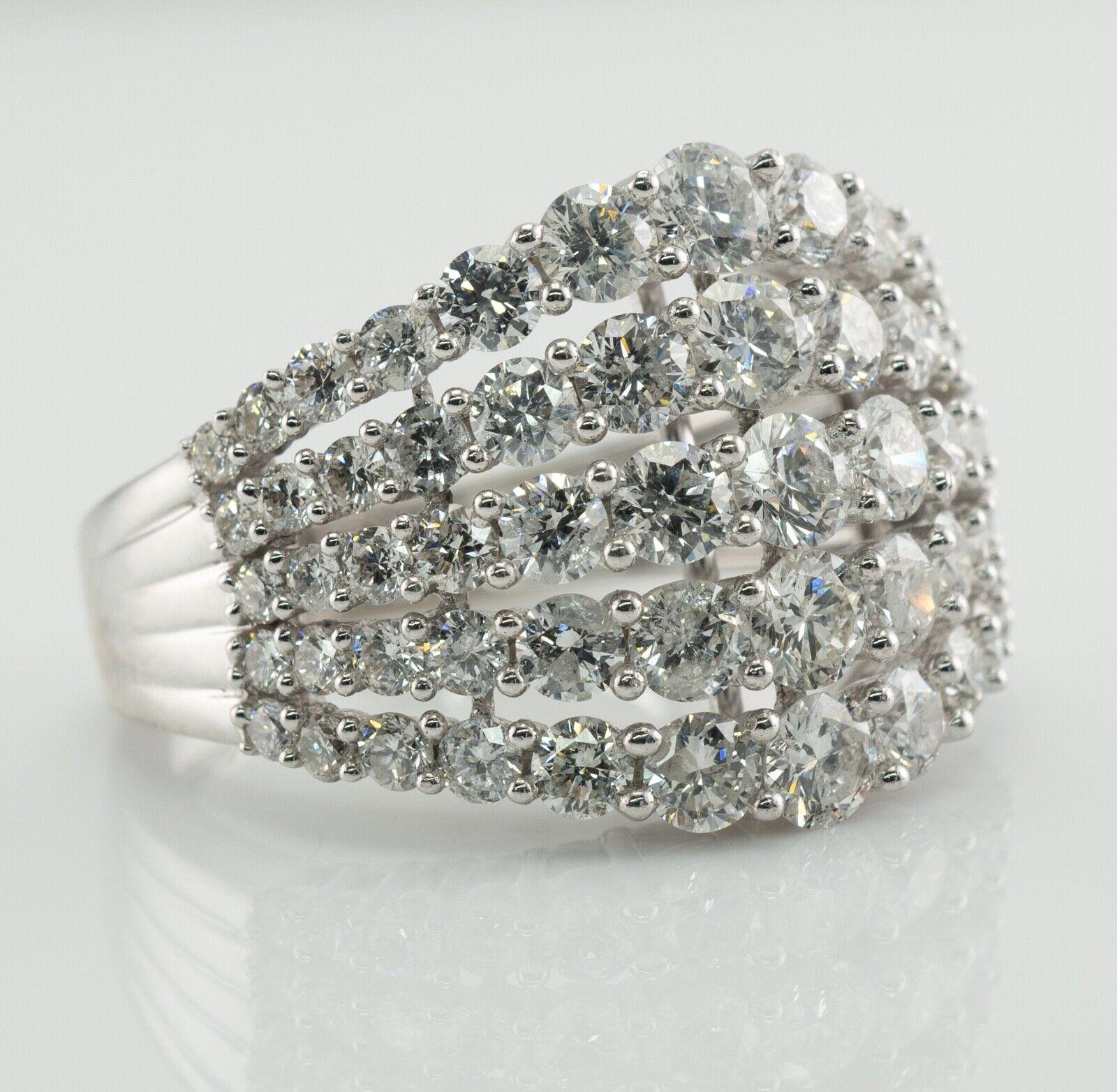Anello con diamante a fascia in oro bianco 14K 3,00cts TDW Cluster In condizioni buone in vendita a East Brunswick, NJ