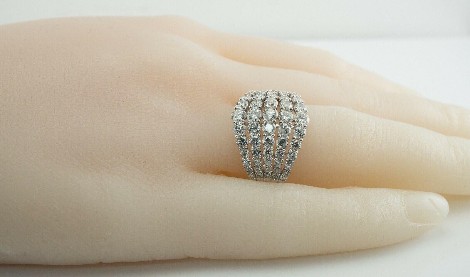 Donna Anello con diamante a fascia in oro bianco 14K 3,00cts TDW Cluster in vendita