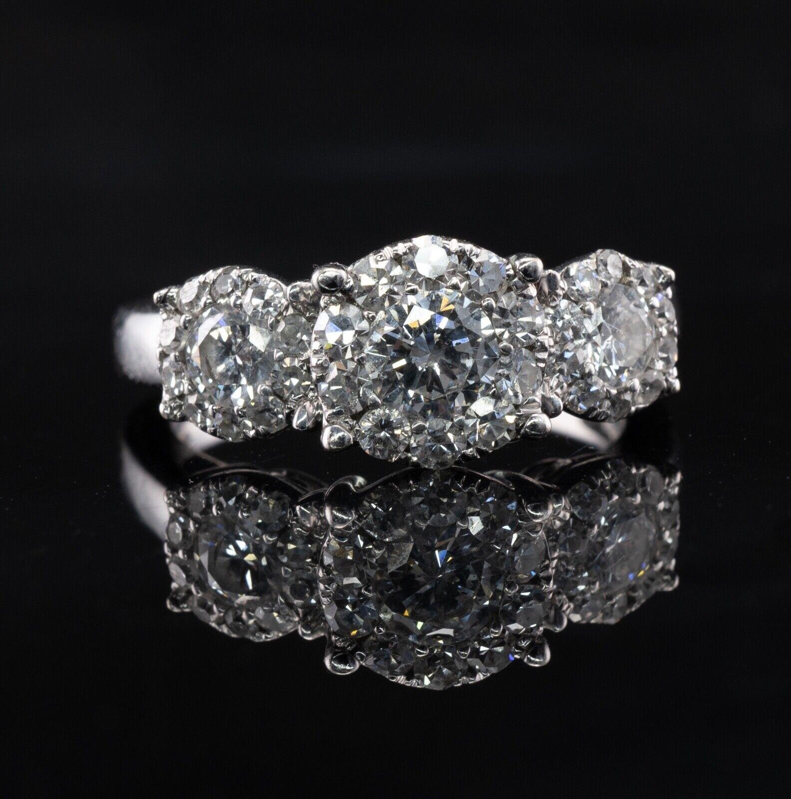 Anillo de diamantes de oro blanco de 14 quilates Halo Boda de compromiso 1,63 TDW en venta 7