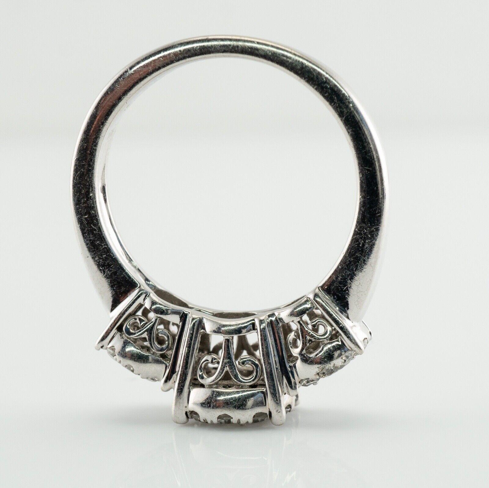 Anillo de diamantes de oro blanco de 14 quilates Halo Boda de compromiso 1,63 TDW en venta 1