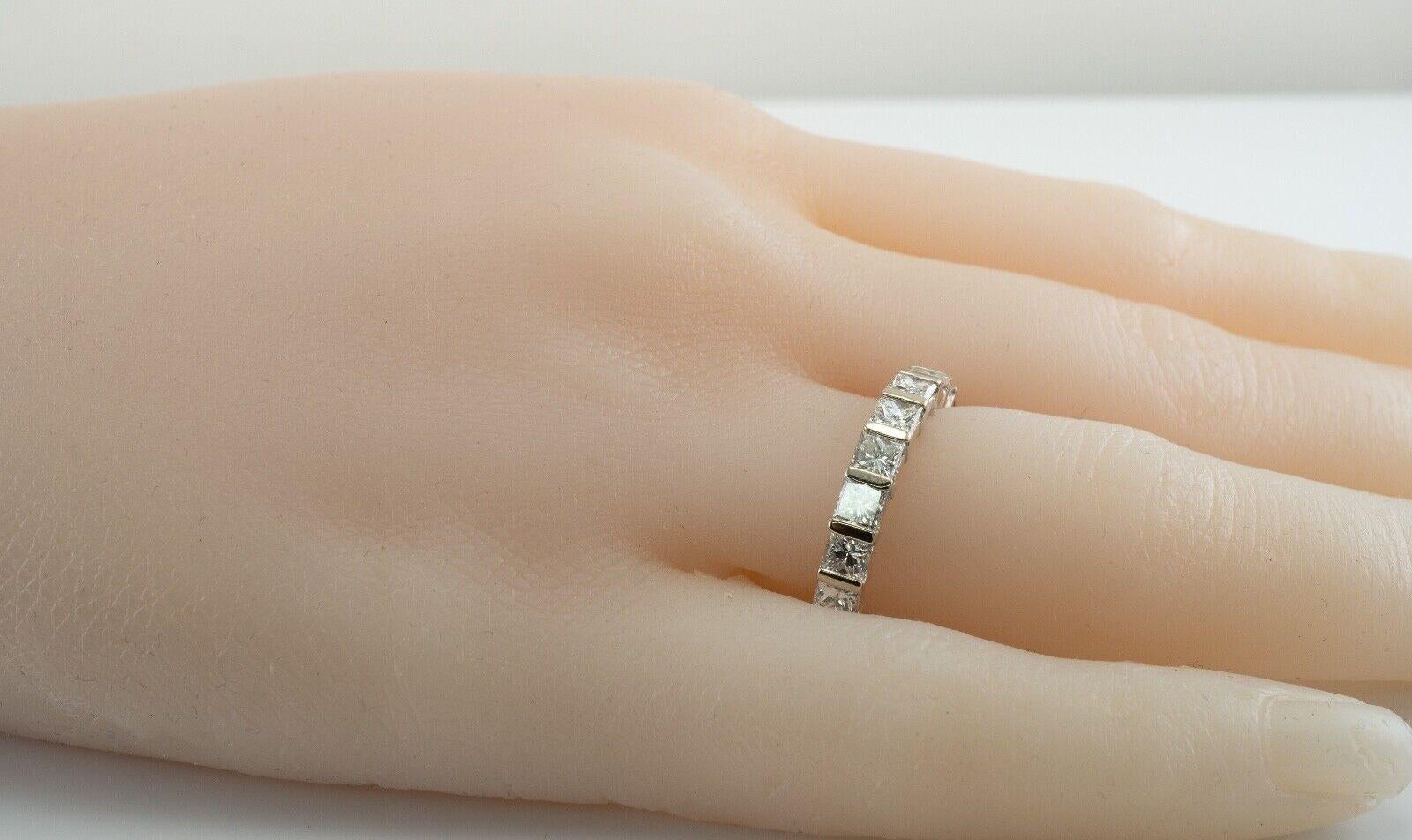 Bague géométrique en or blanc 18 carats avec diamant naturel 3,32 TDW en vente 2