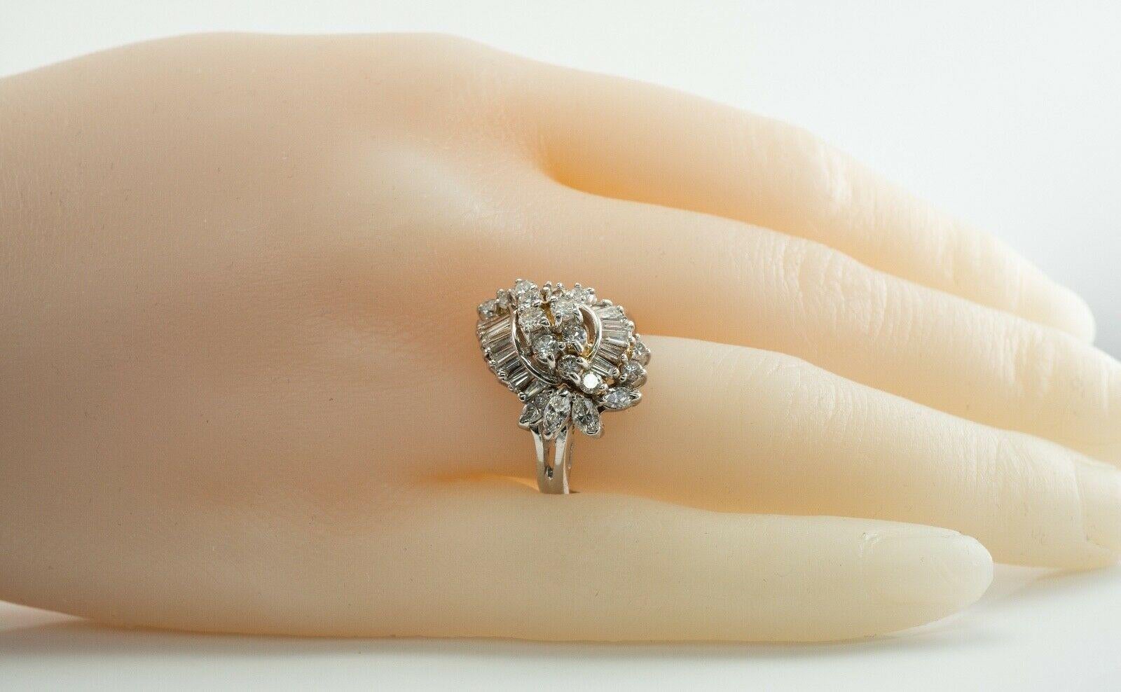 Anello con diamante in oro bianco 14K Vintage Cluster 1,73 TDW in vendita 5