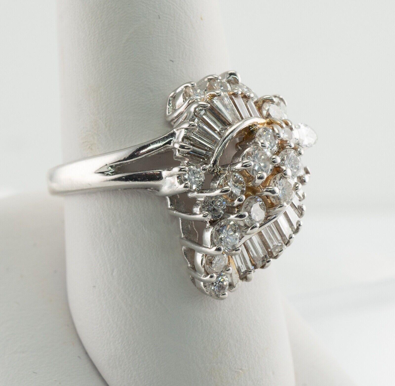 Anello con diamante in oro bianco 14K Vintage Cluster 1,73 TDW in vendita 4