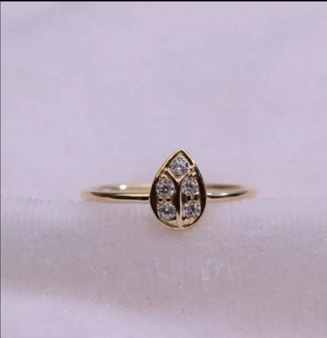 Women's or Men's Diamond Ring 14k Yellow Gold Engagement Ring Pear Shape Natural . For Sale