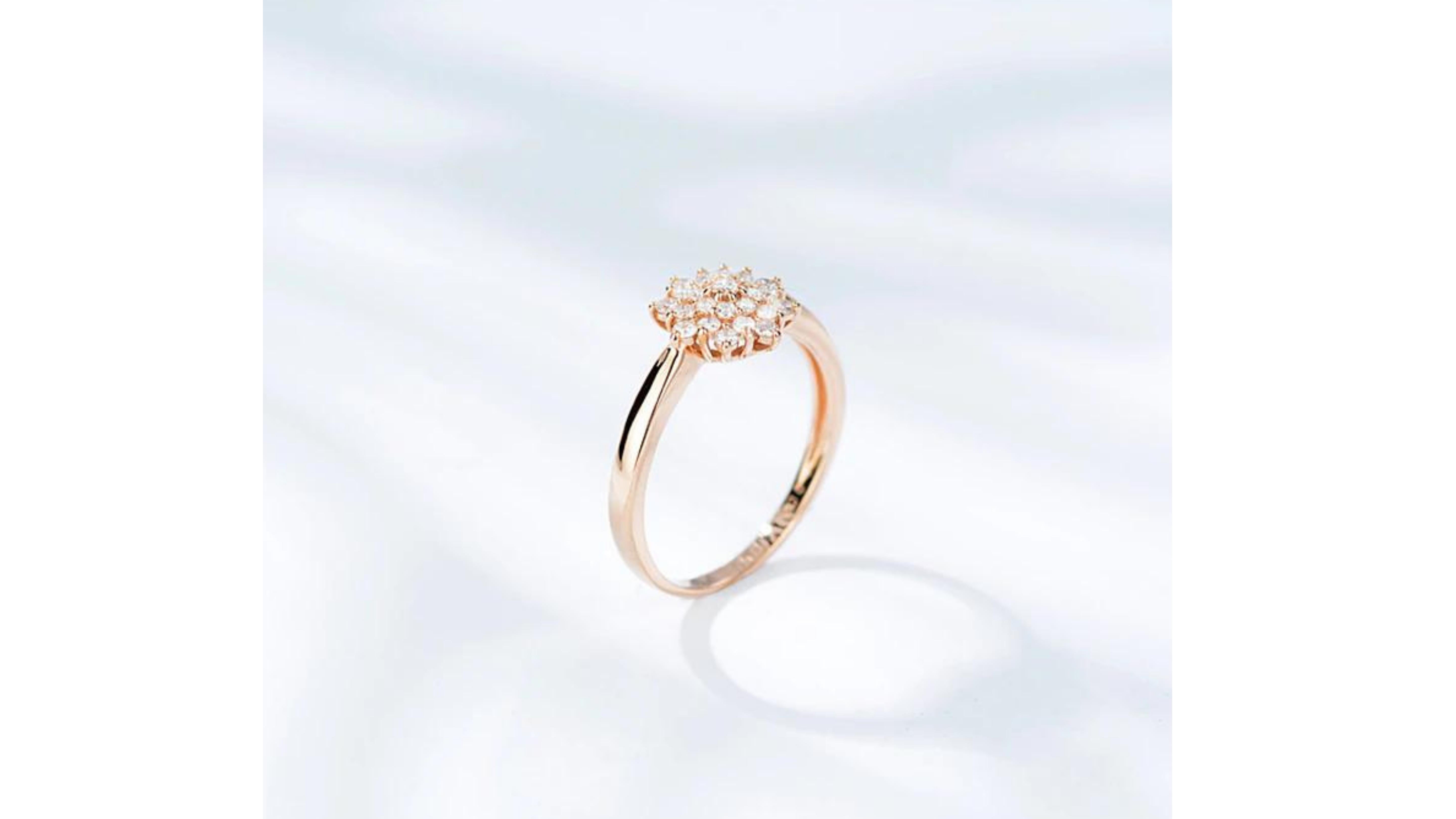 Contemporary Diamond Ring 18 Karat Rose Gold For Sale