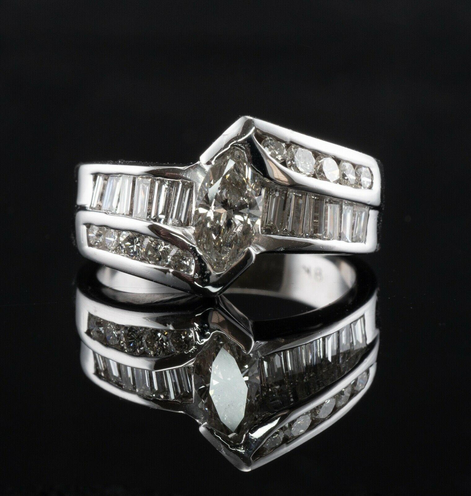 Bague de fiançailles à anneau en or blanc 18 carats avec diamants taille marquise en vente 3