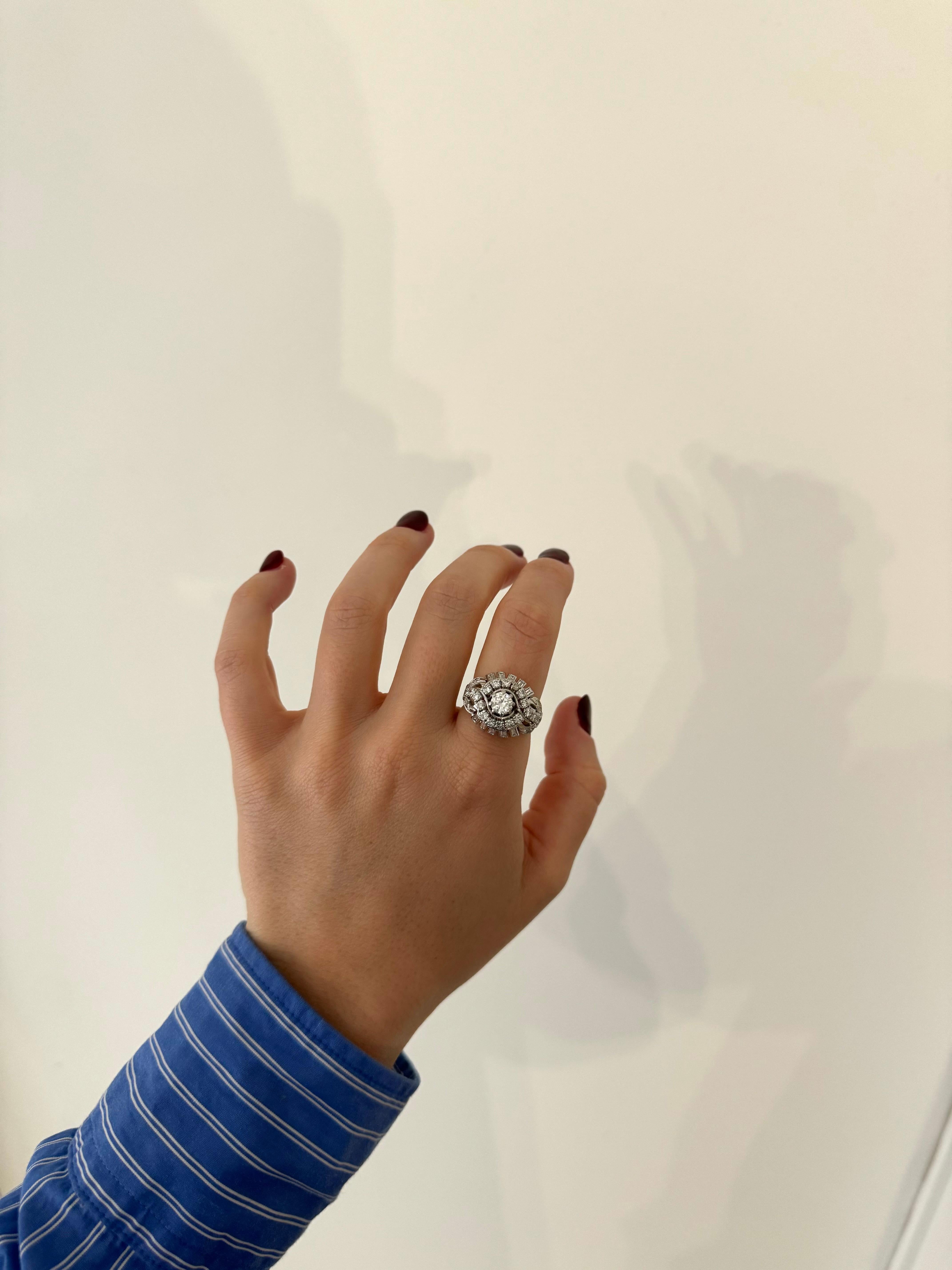 Diamond ring circa 1970 For Sale 3