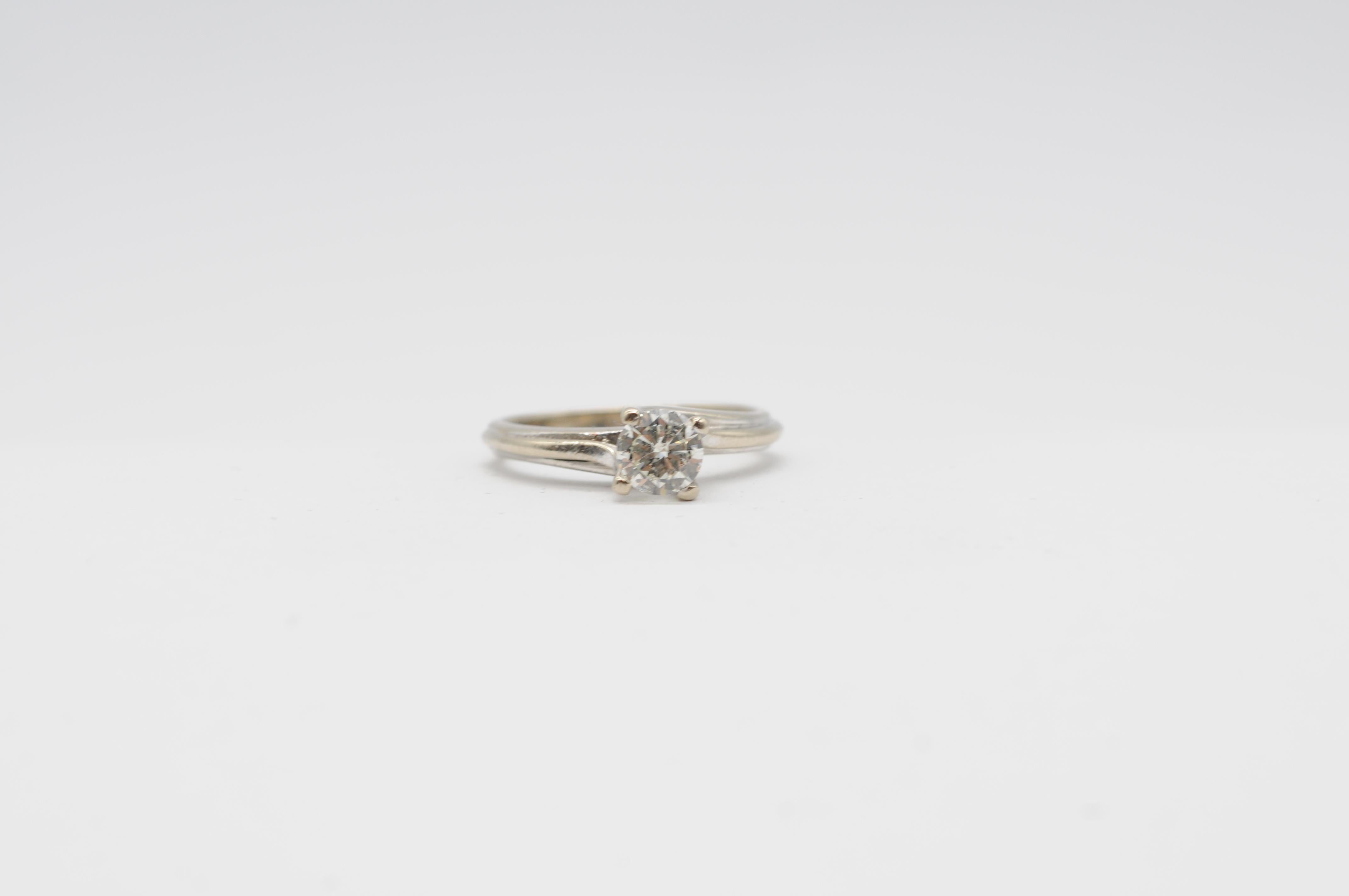 Diamond ring Clarity:VVS1 Color.E Carats:0.30ct in 14k yellow gold  For Sale 9