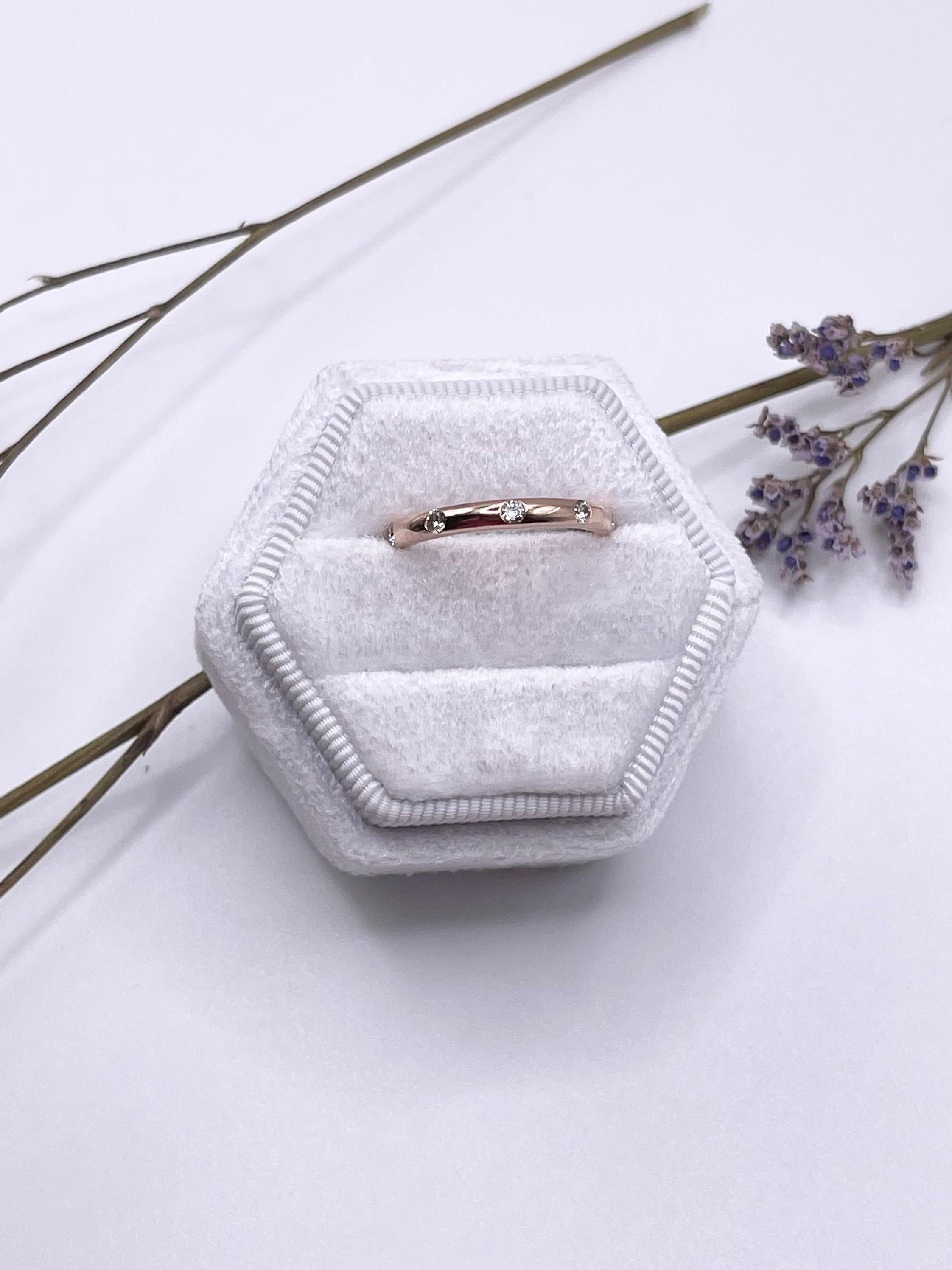 Diamantring eternity 18KT Gold Ehering Ewigkeit Ewigkeitsring minimalistischer Ehering für Damen oder Herren im Angebot