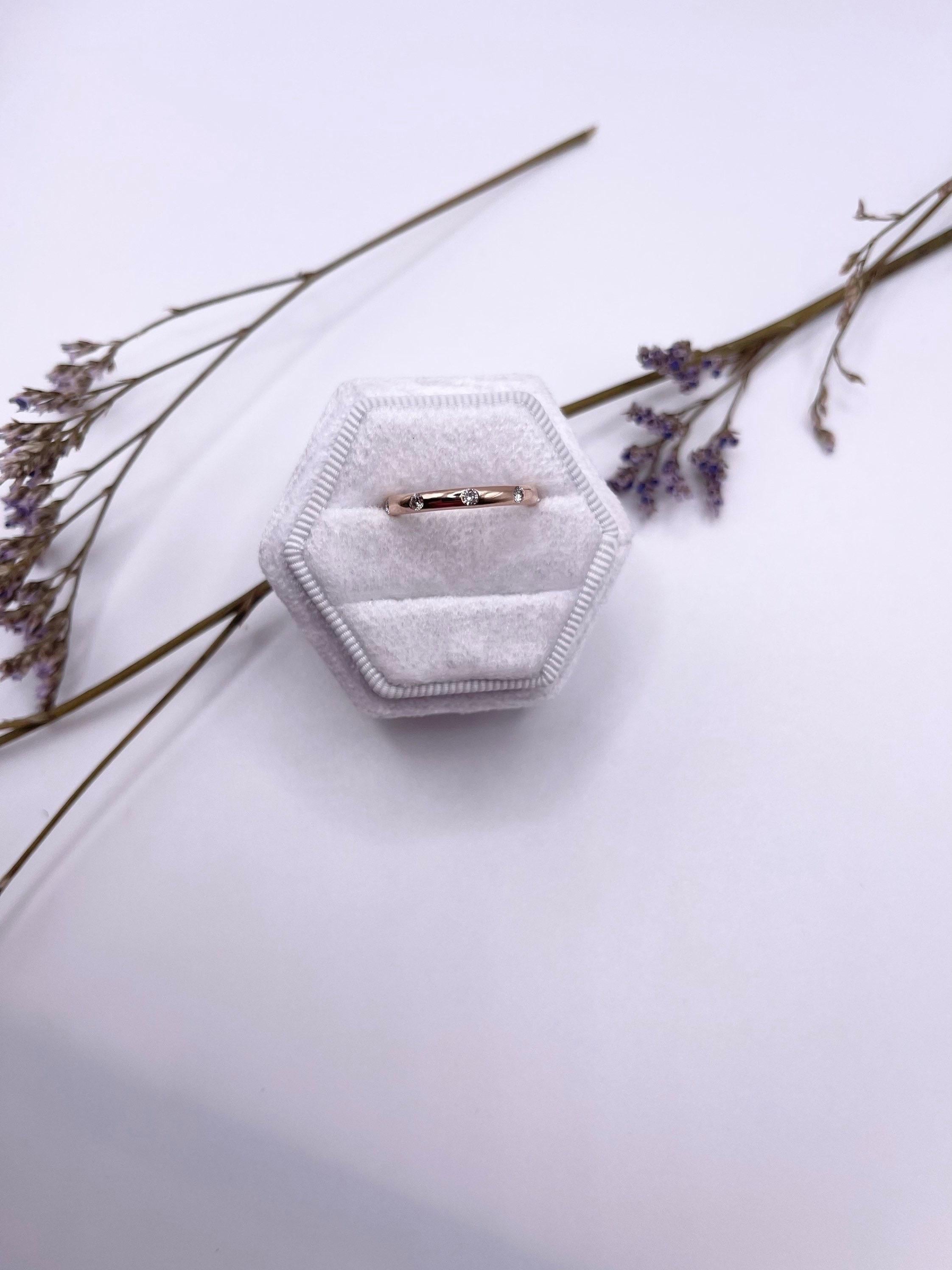 Diamantring eternity 18KT Gold Ehering Ewigkeit Ewigkeitsring minimalistischer Ehering im Angebot 2