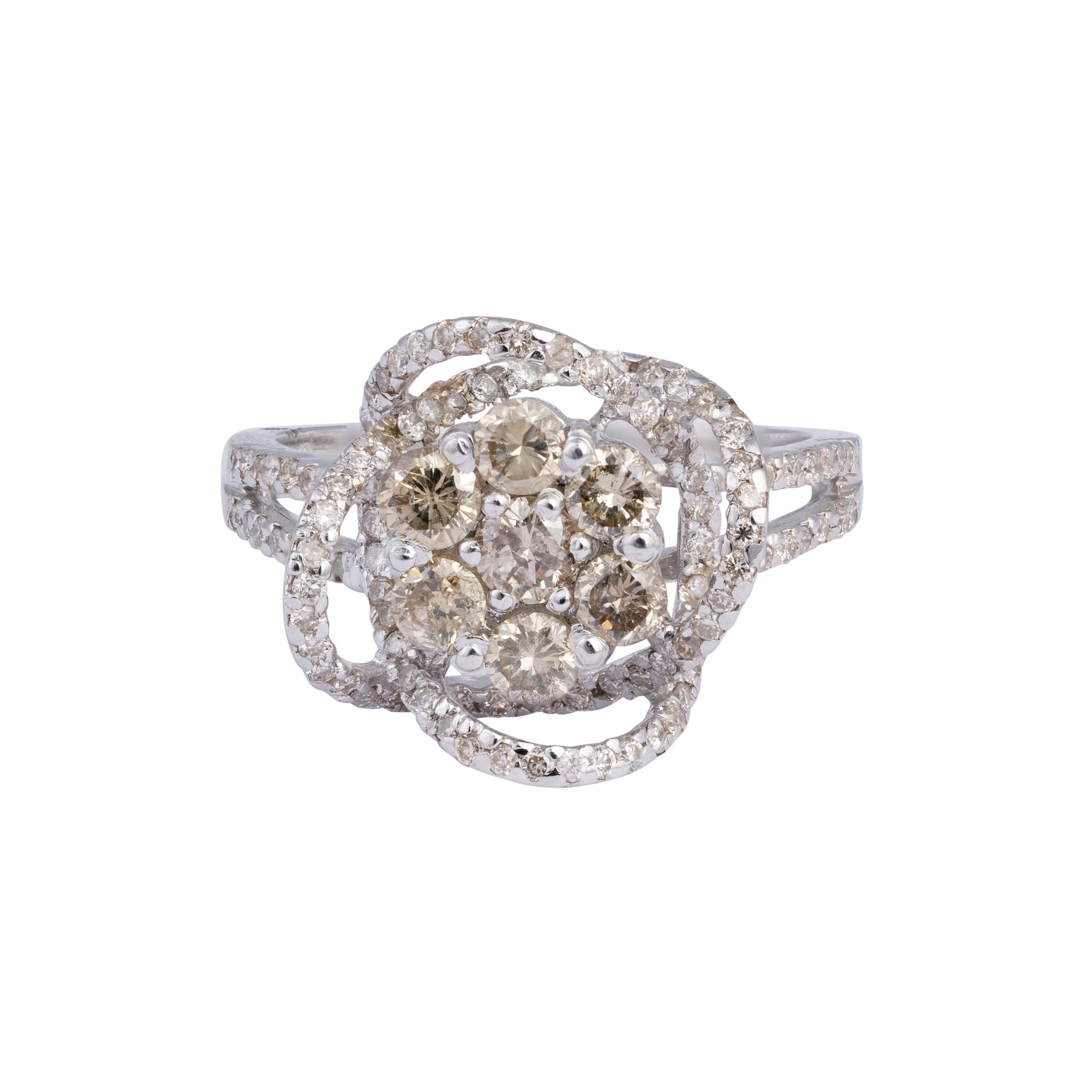 Diamond Ring in 18k gold  In New Condition For Sale In New York, NY