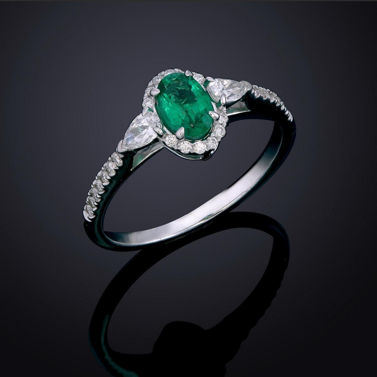 Oval Cut Emerald ring For Sale