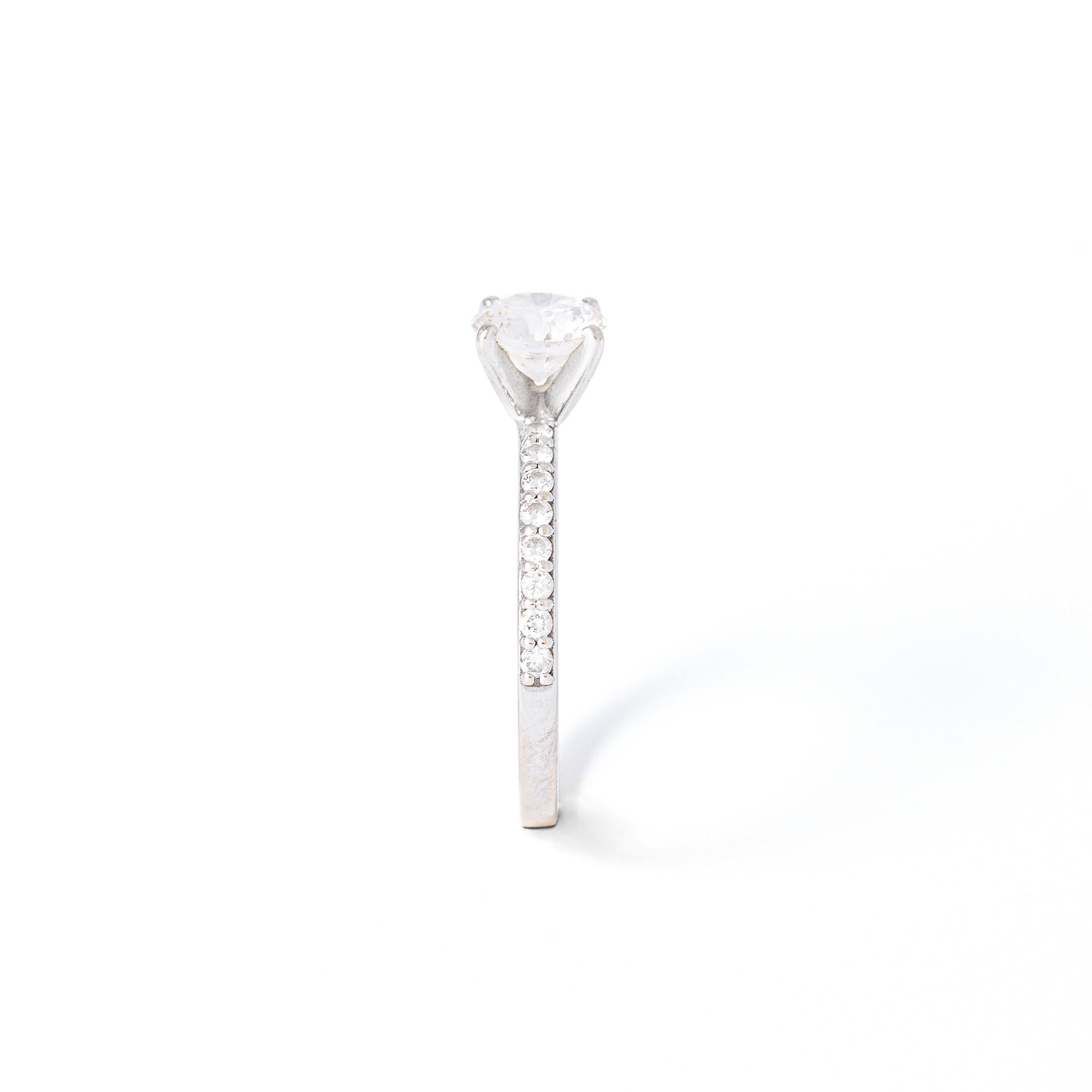 Round Cut Diamond Ring For Sale