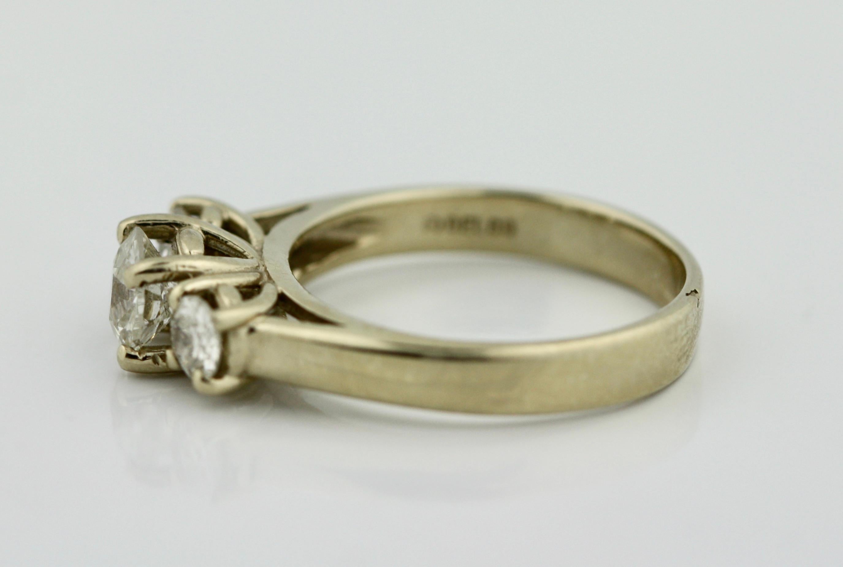 Ring mit Diamantbesatz im Zustand „Gut“ im Angebot in Palm Beach, FL