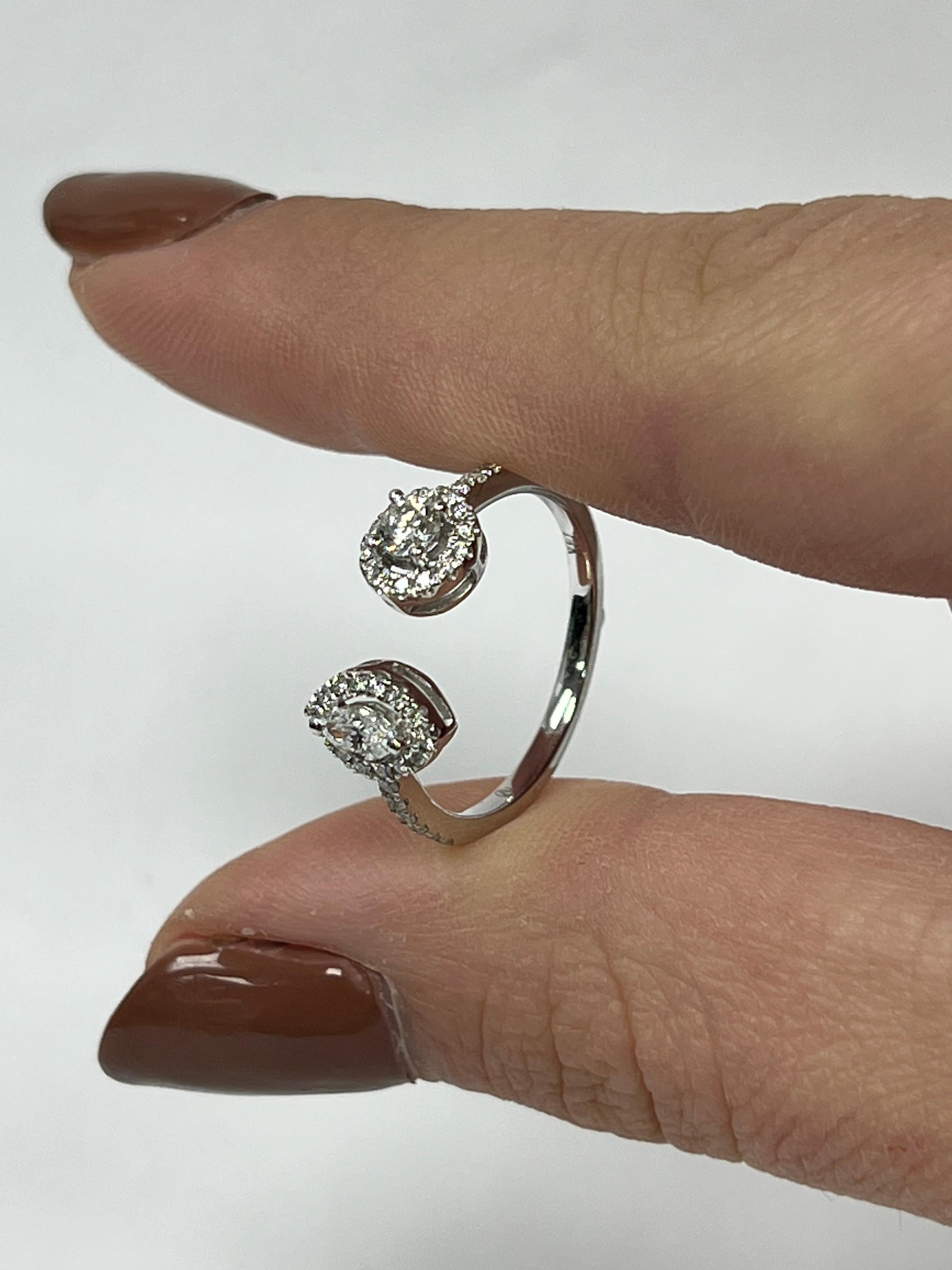 Diamond Ring In New Condition For Sale In Great Neck, NY