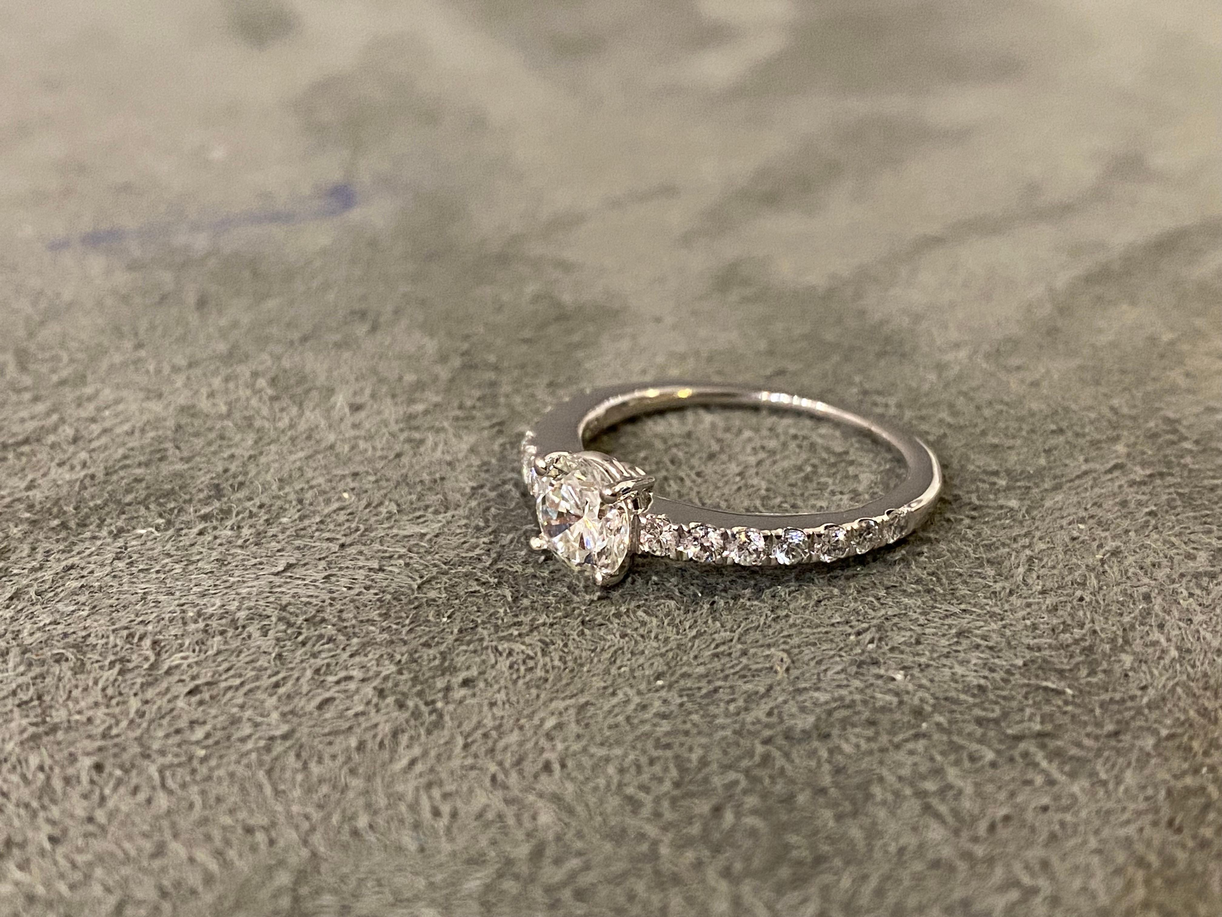 Anillo de diamantes en Bueno estado para la venta en Genève, CH