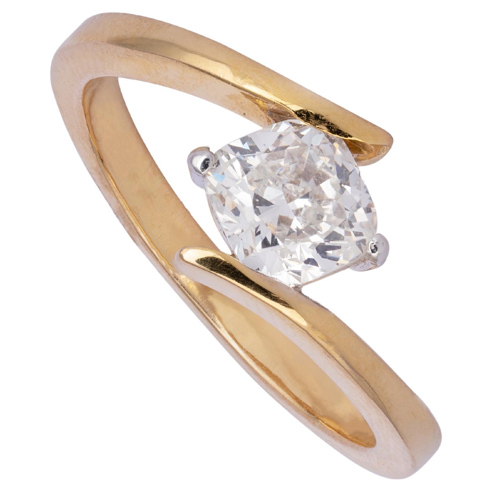 Diamond Ring 1 carat plus princess cut in 18k gold  For Sale