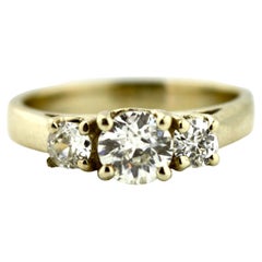 Ring mit Diamantbesatz
