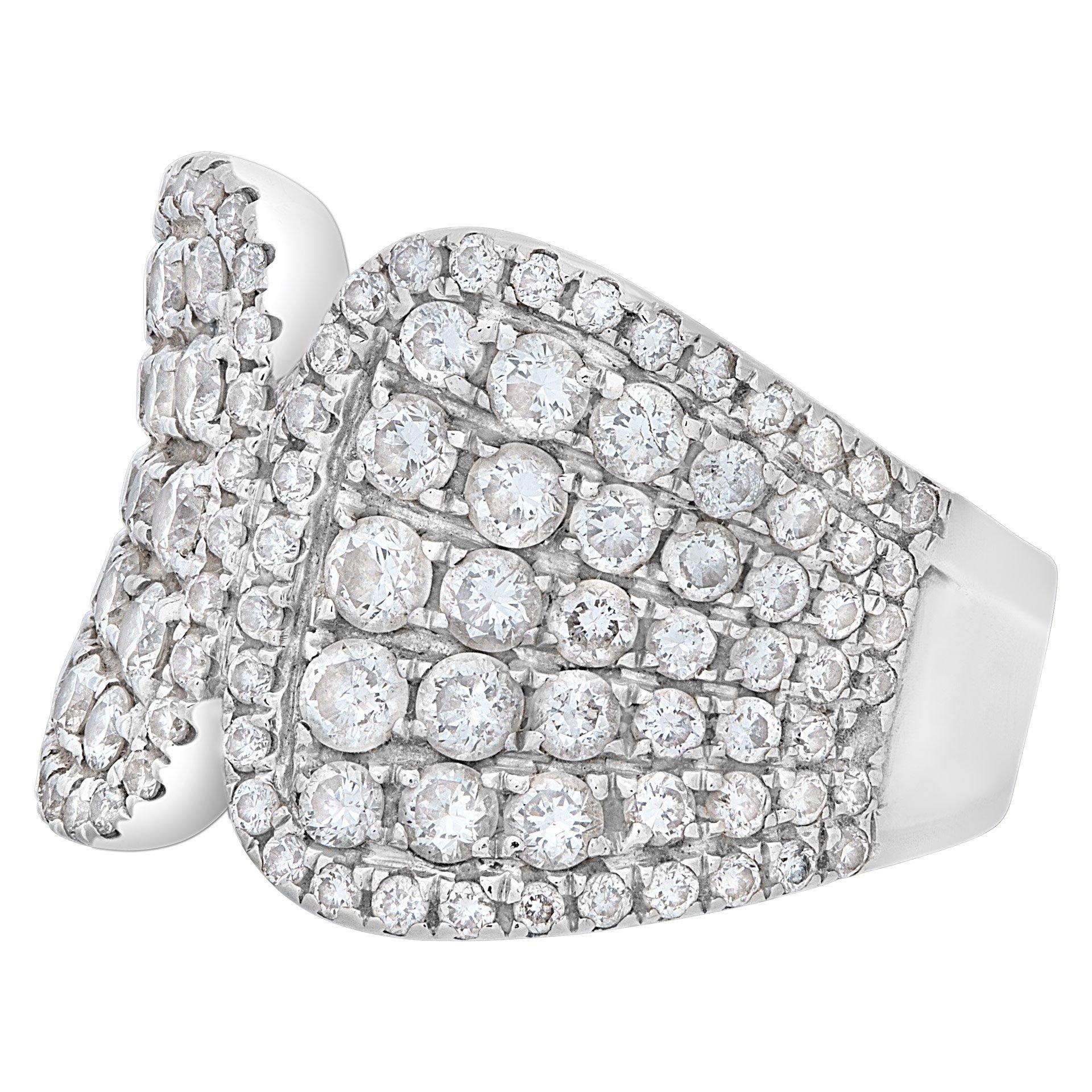 Women's Diamond Ring in 14k White Gold with over 1.50 Carats in Round Brilliant Cut G-H For Sale