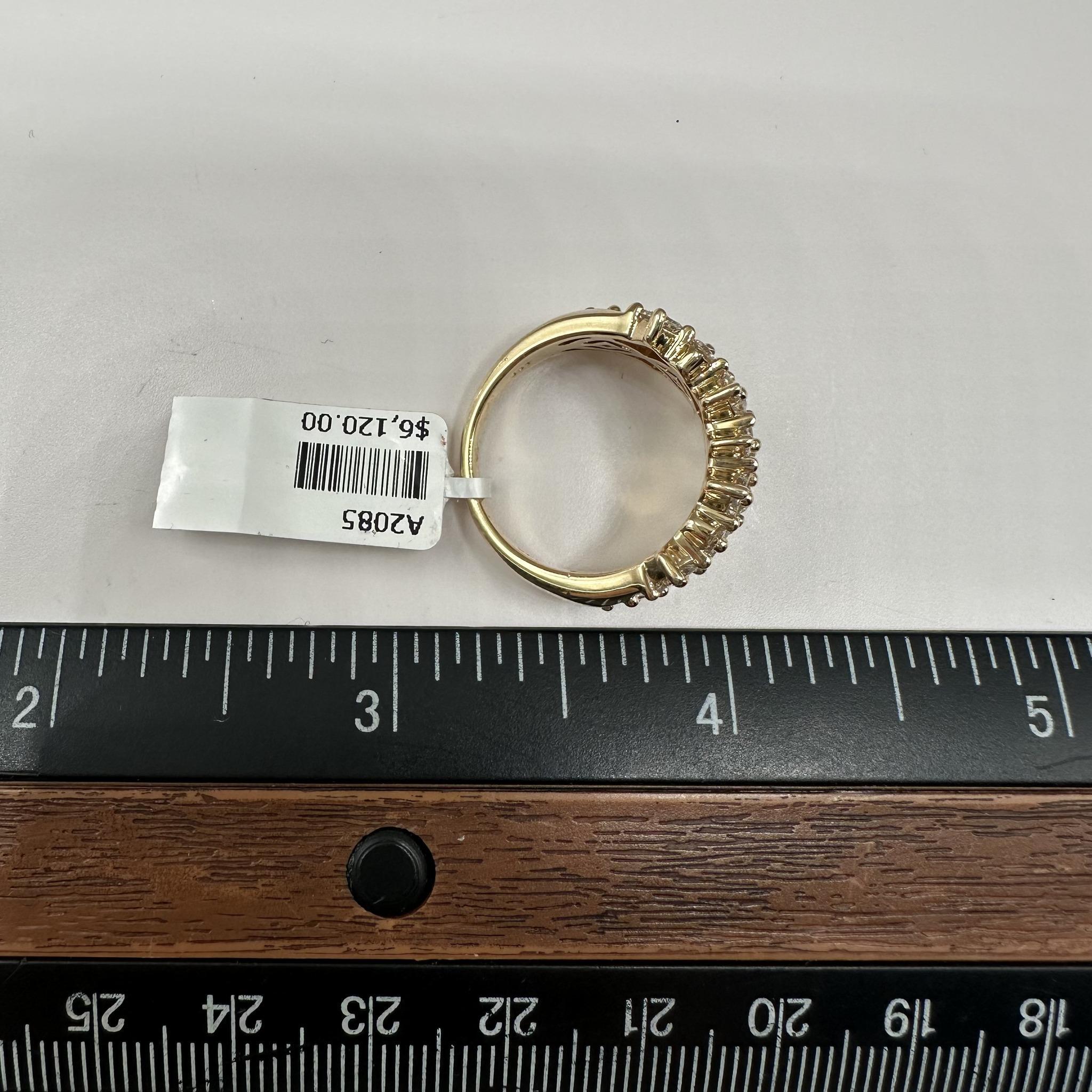 Diamantring aus 14kt Gelbgold - 2ctw HI SI1-I1 Rund- und Prinzessschliff, Größe 7 Damen im Angebot