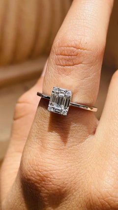 Eleganter Diamant-Cluster-Ring aus 18 Karat Weißgold mit 0,59 Karat Glanz