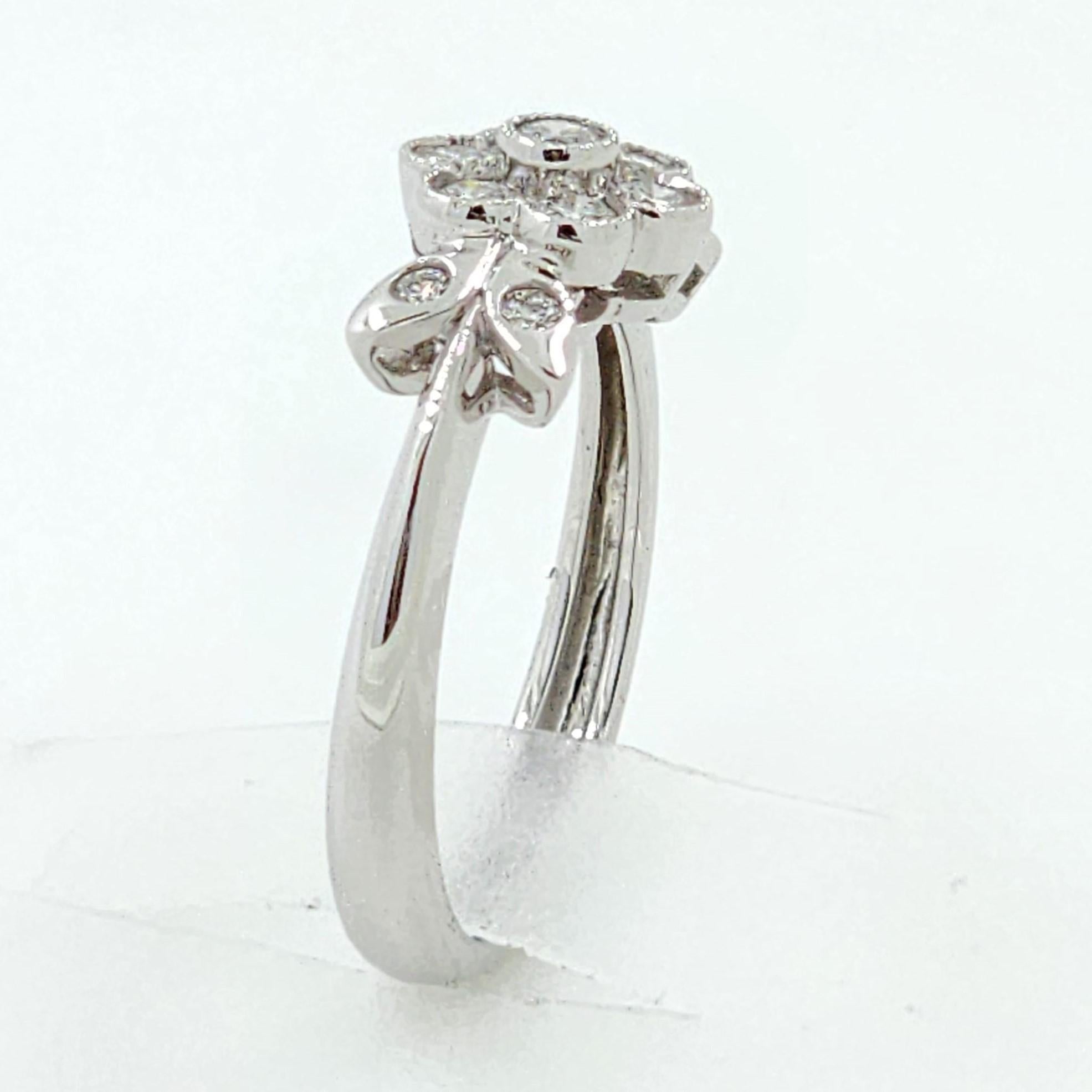 18K White Gold Floral Diamond Cluster Ring – 0.48 Carats In New Condition For Sale In Hong Kong, HK