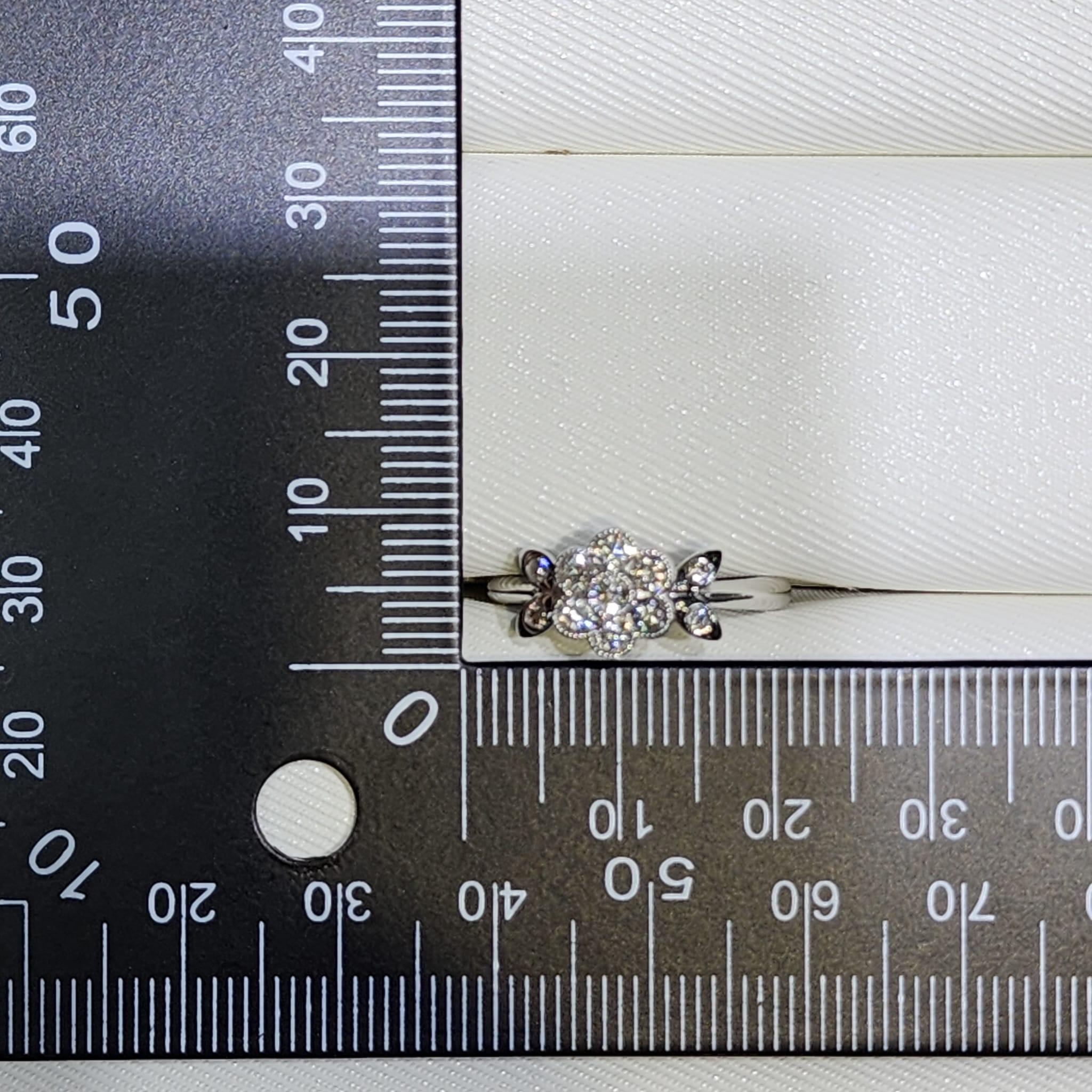 18K White Gold Floral Diamond Cluster Ring – 0.48 Carats For Sale 1