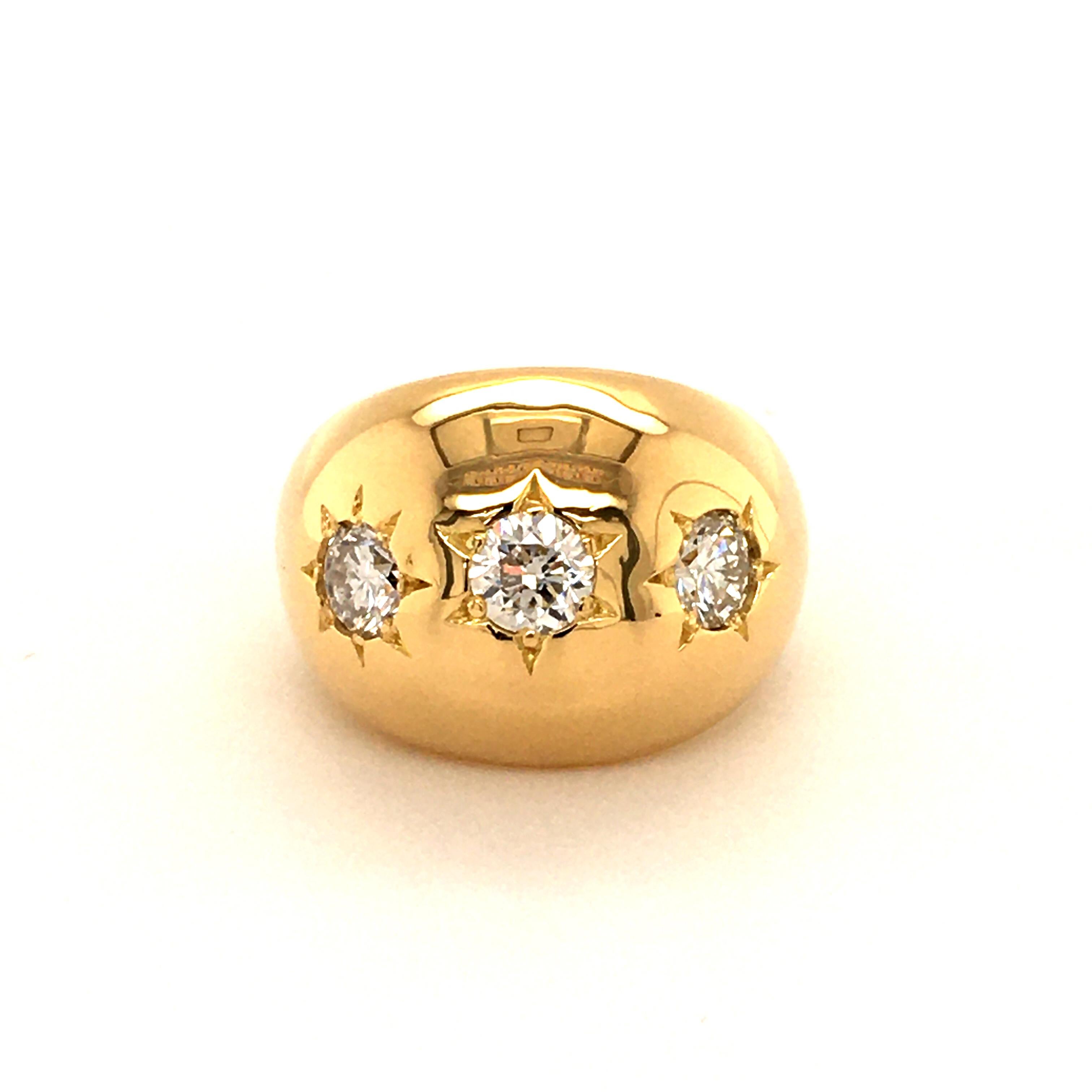 Contemporary Diamond Ring in 18 Karat Yellow Gold