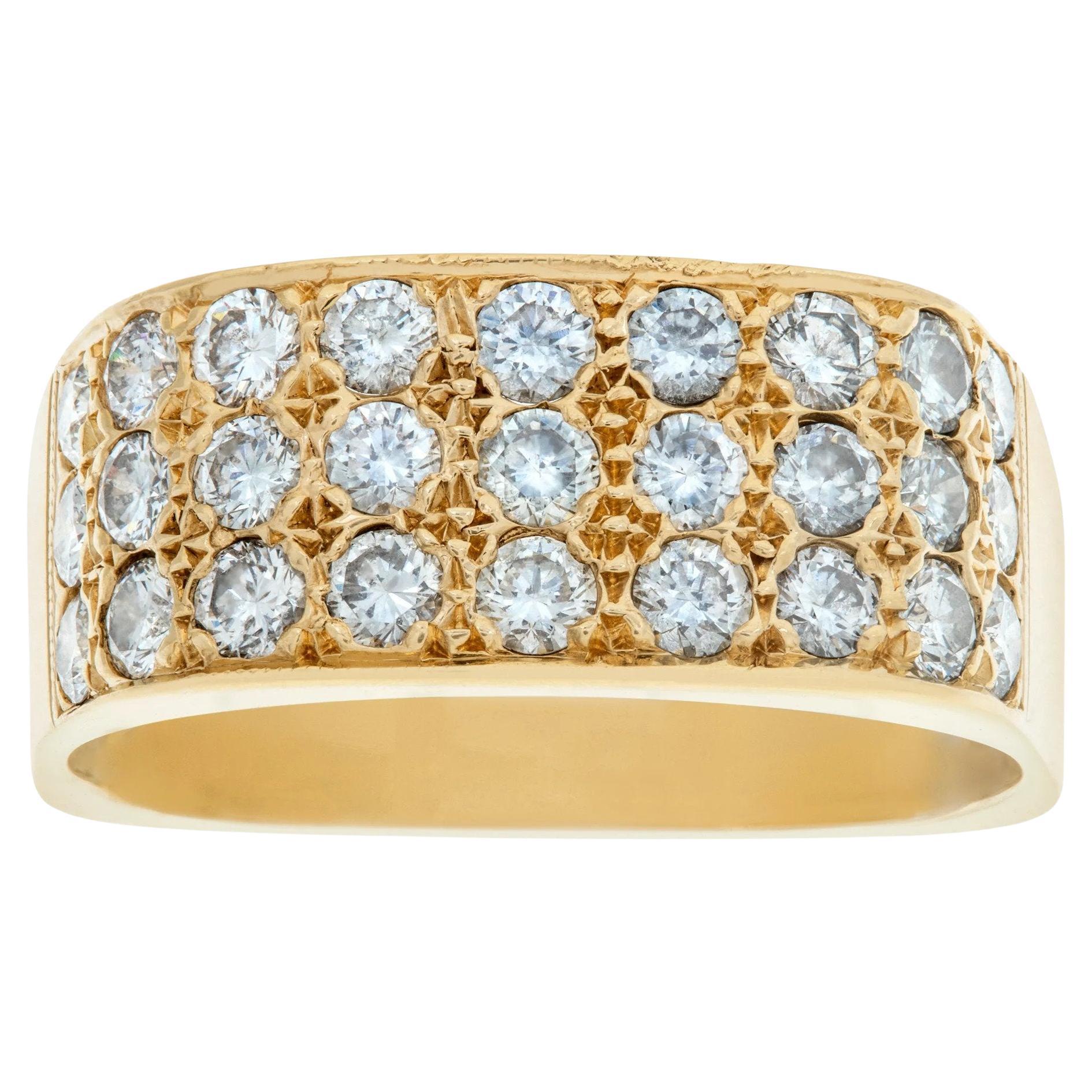 Diamond Ring in 18k 1 Carat in G-H Color, VS-SI Clarity Round Pave Diamonds