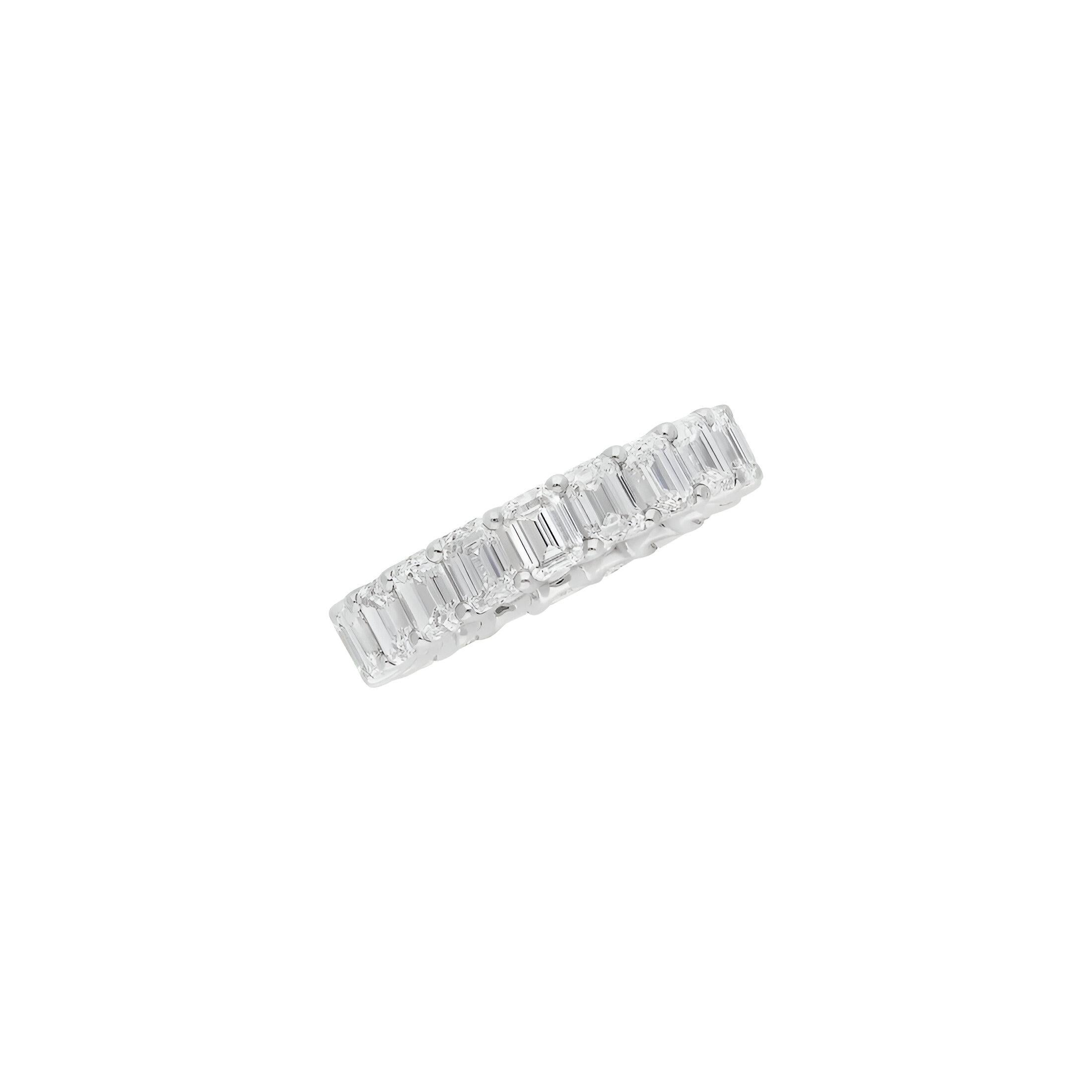 En vente :  Bague en or blanc 18kt avec diamant, 6 carats 3