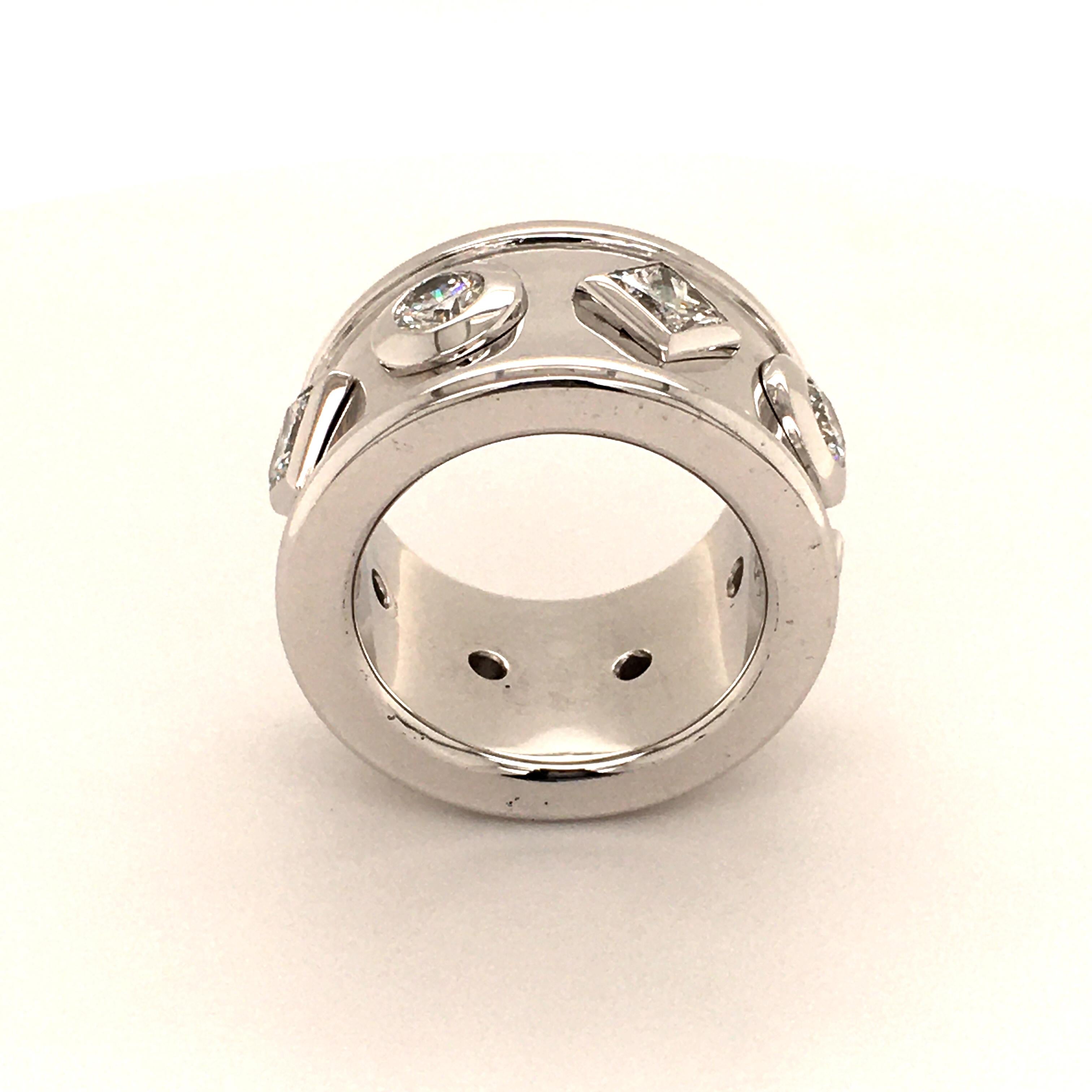 Diamond Ring in White Gold In Good Condition For Sale In Lucerne, CH