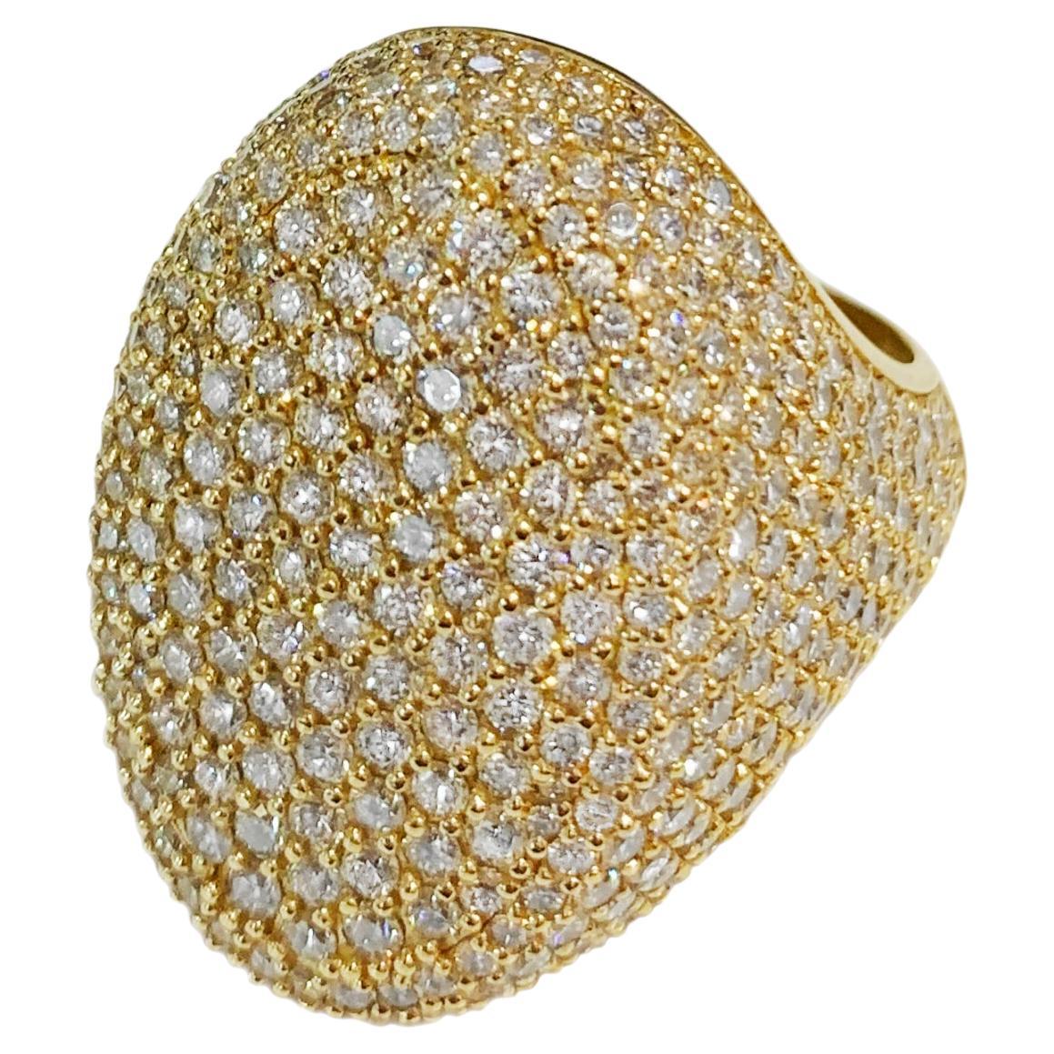 Diamond Ring in Yellow Gold For Sale