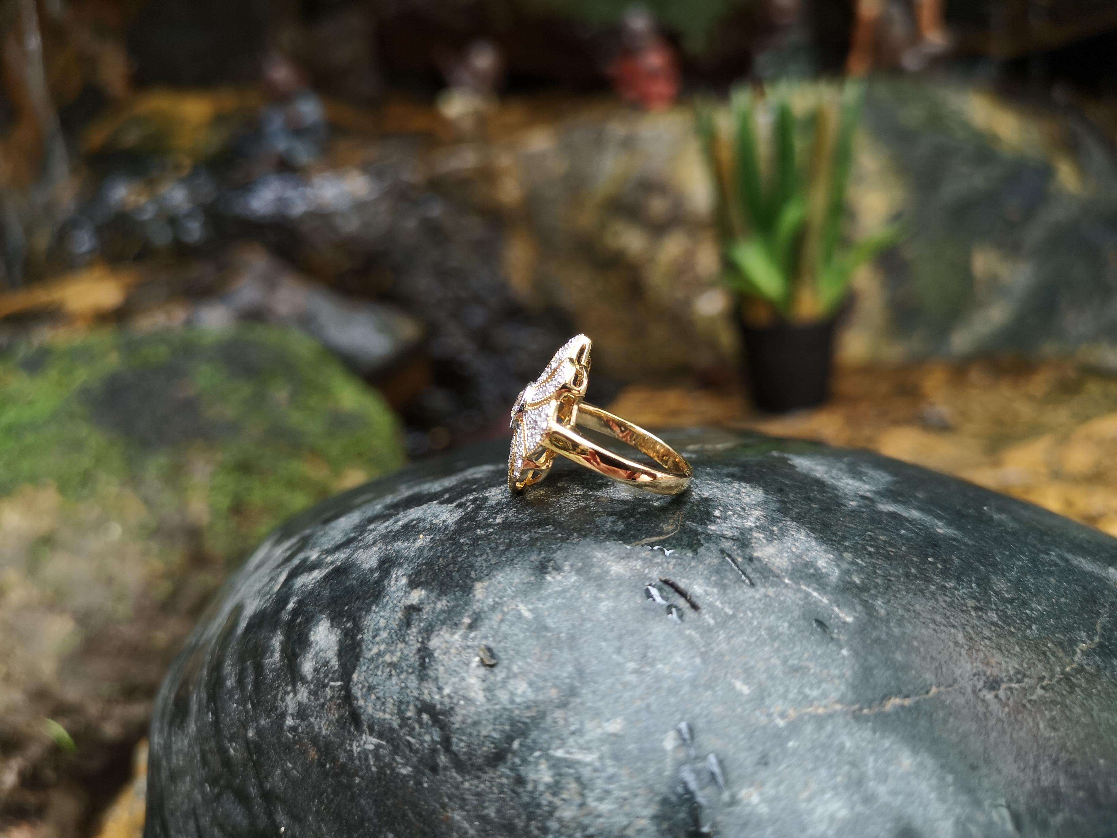 Diamantring aus 18 Karat Gold in Fassungen gefasst (Art déco) im Angebot