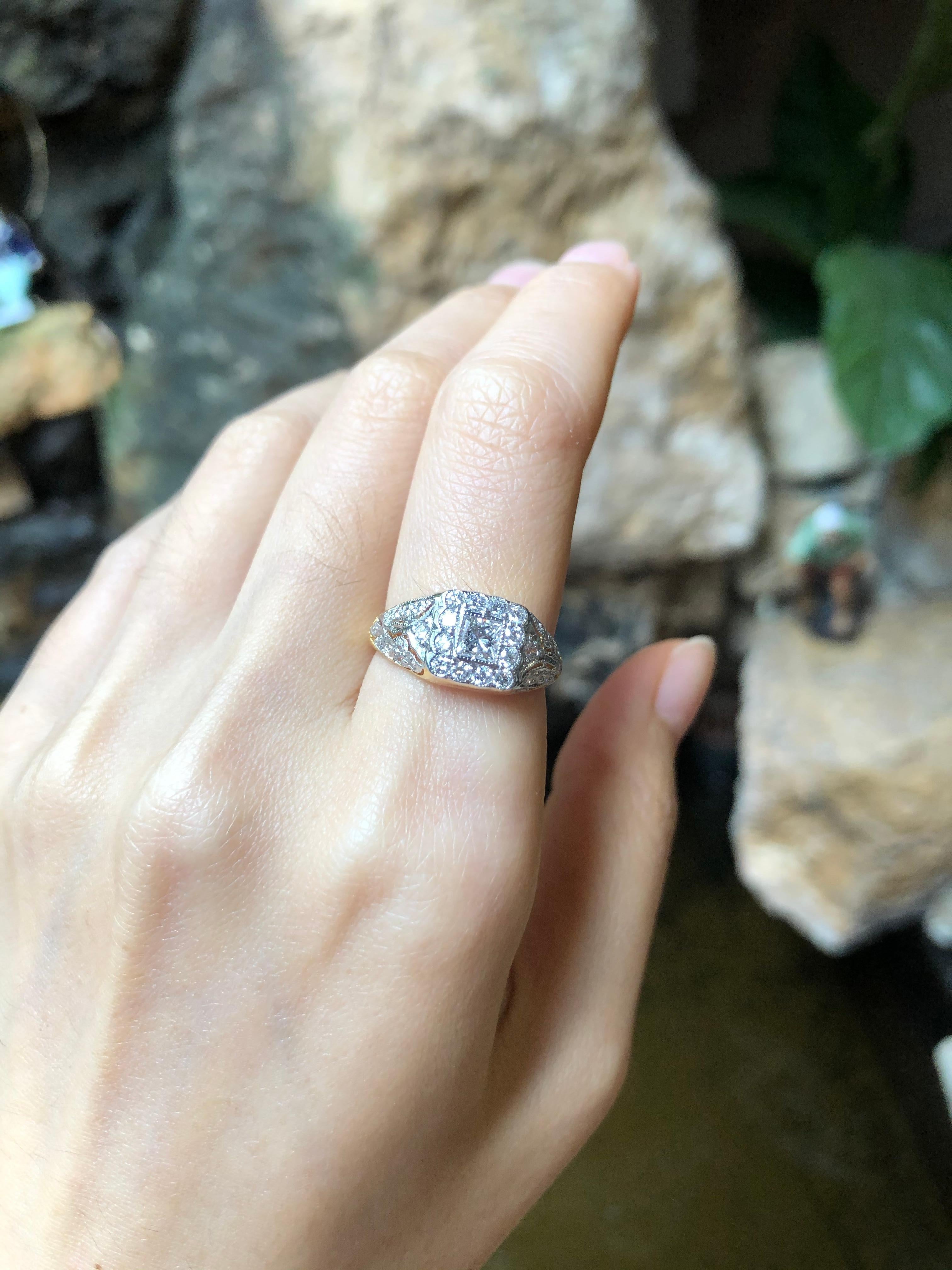Art déco Bague en or 18 carats sertie de diamants dans différentes positions en vente