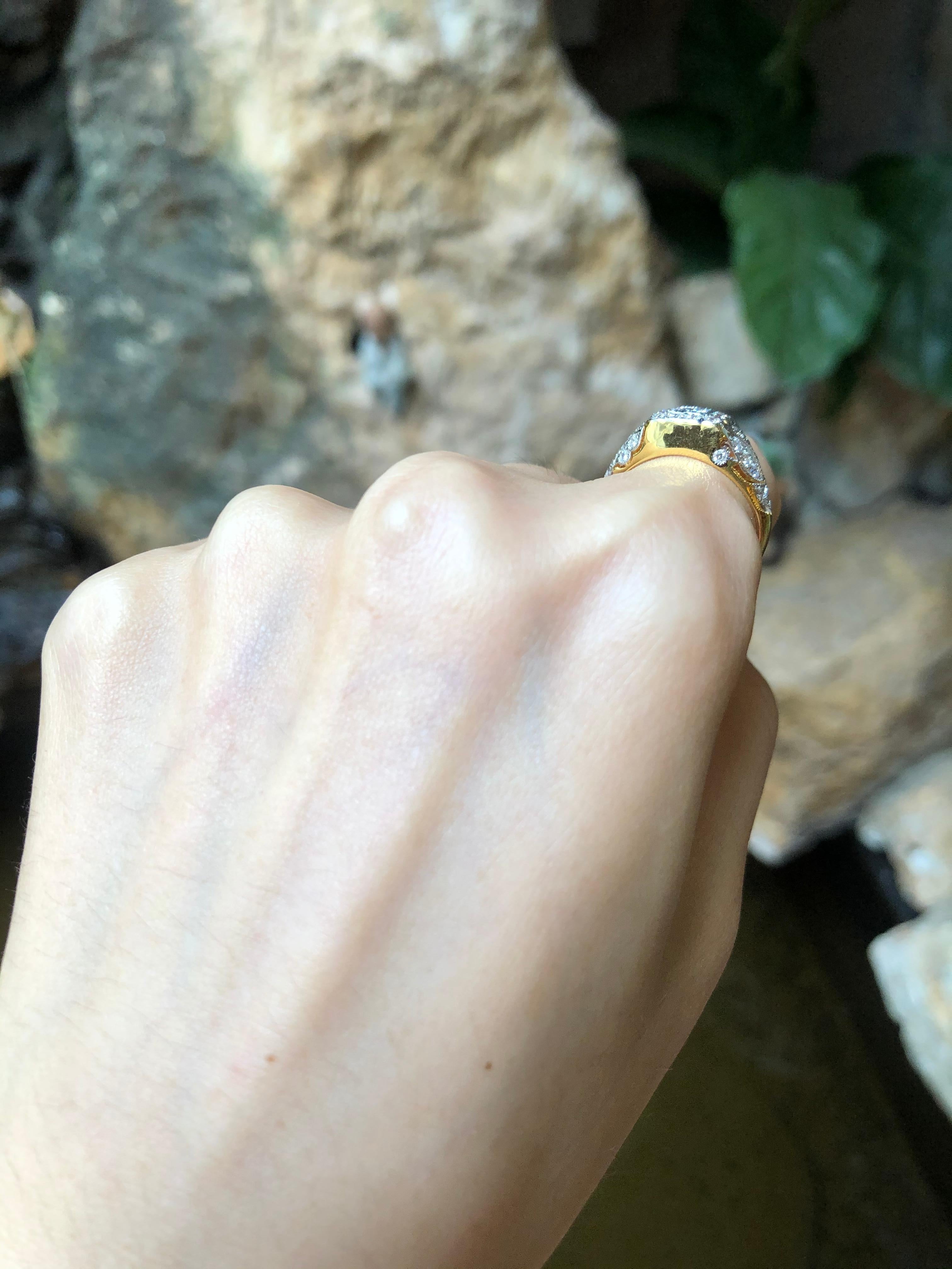 Taille mixte Bague en or 18 carats sertie de diamants dans différentes positions en vente