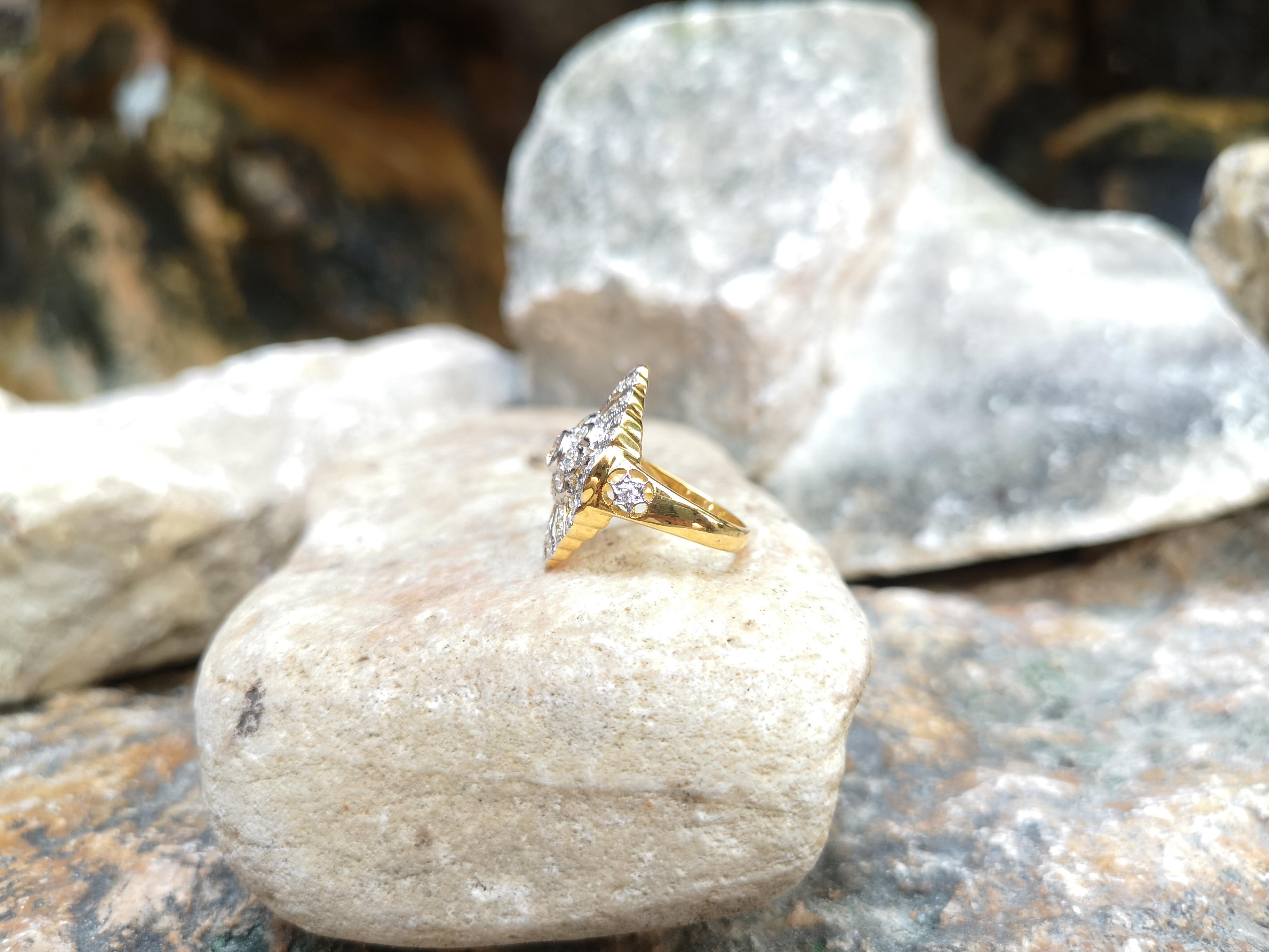Mixed Cut Diamond Ring Set in 18 Karat Gold Settings For Sale