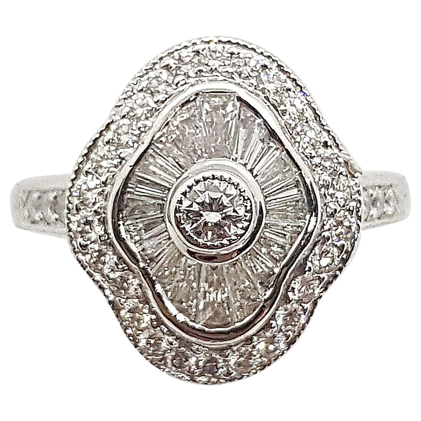Diamond Ring Set in 18 Karat White Gold For Sale