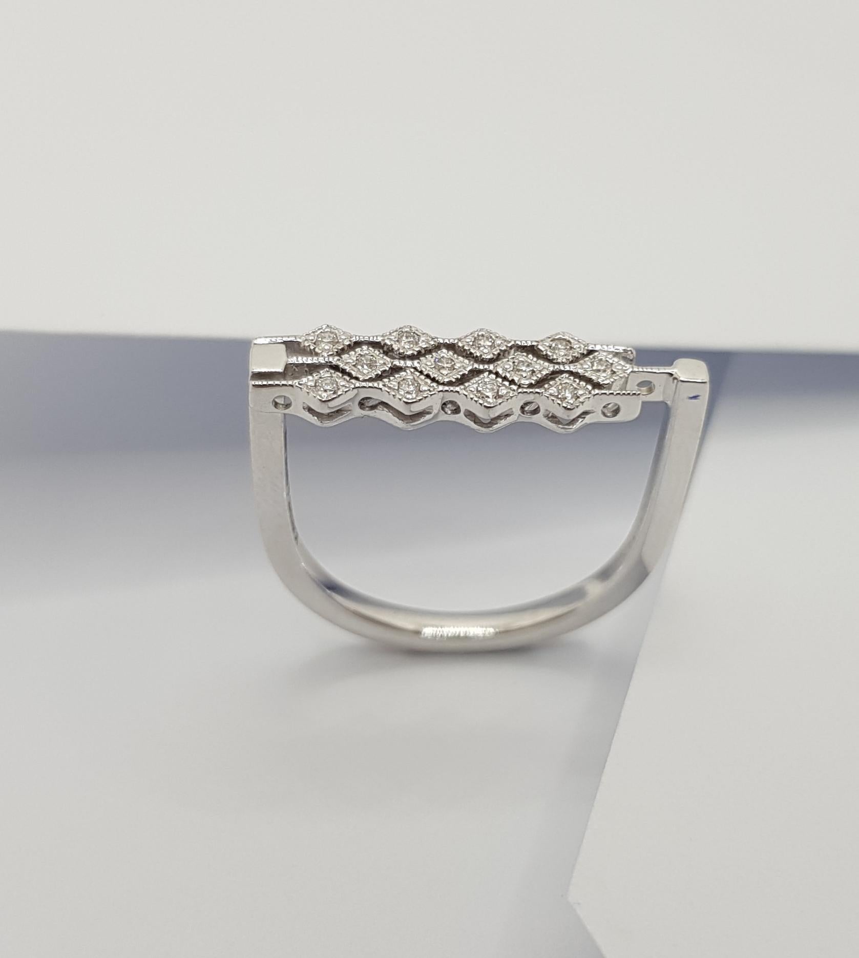 Diamond Ring Set in 18 Karat White Gold Settings by Kavant & Sharart For Sale 8