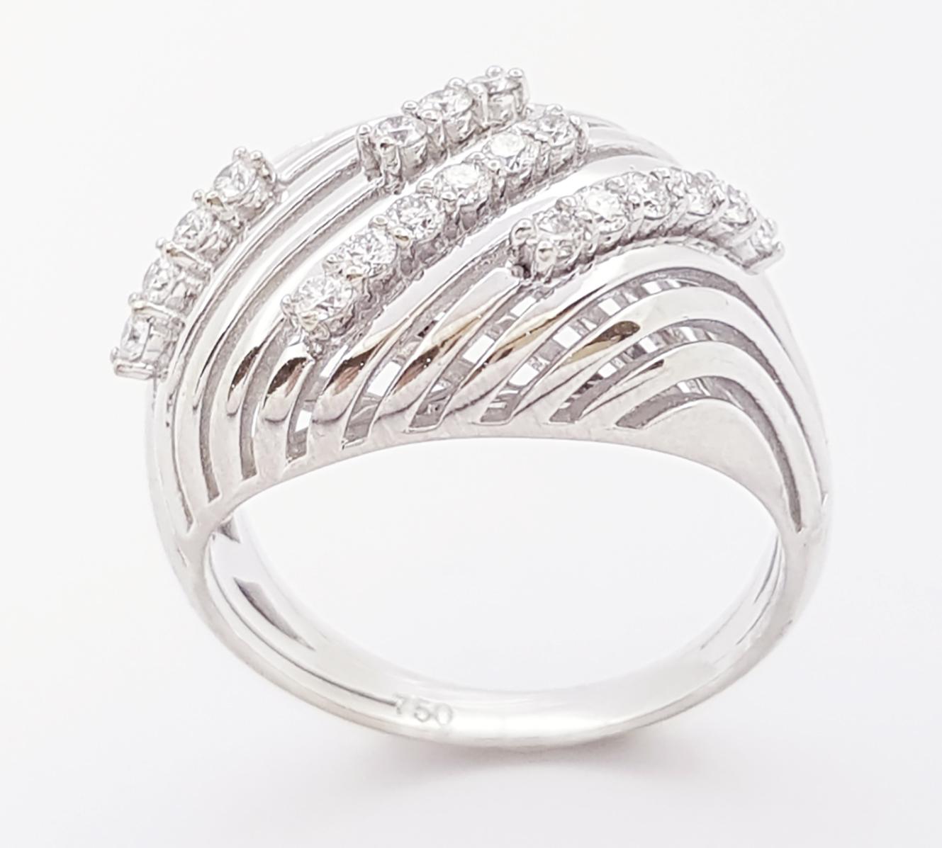 Diamantring aus 18 Karat Weißgold in Fassungen gefasst im Angebot 5
