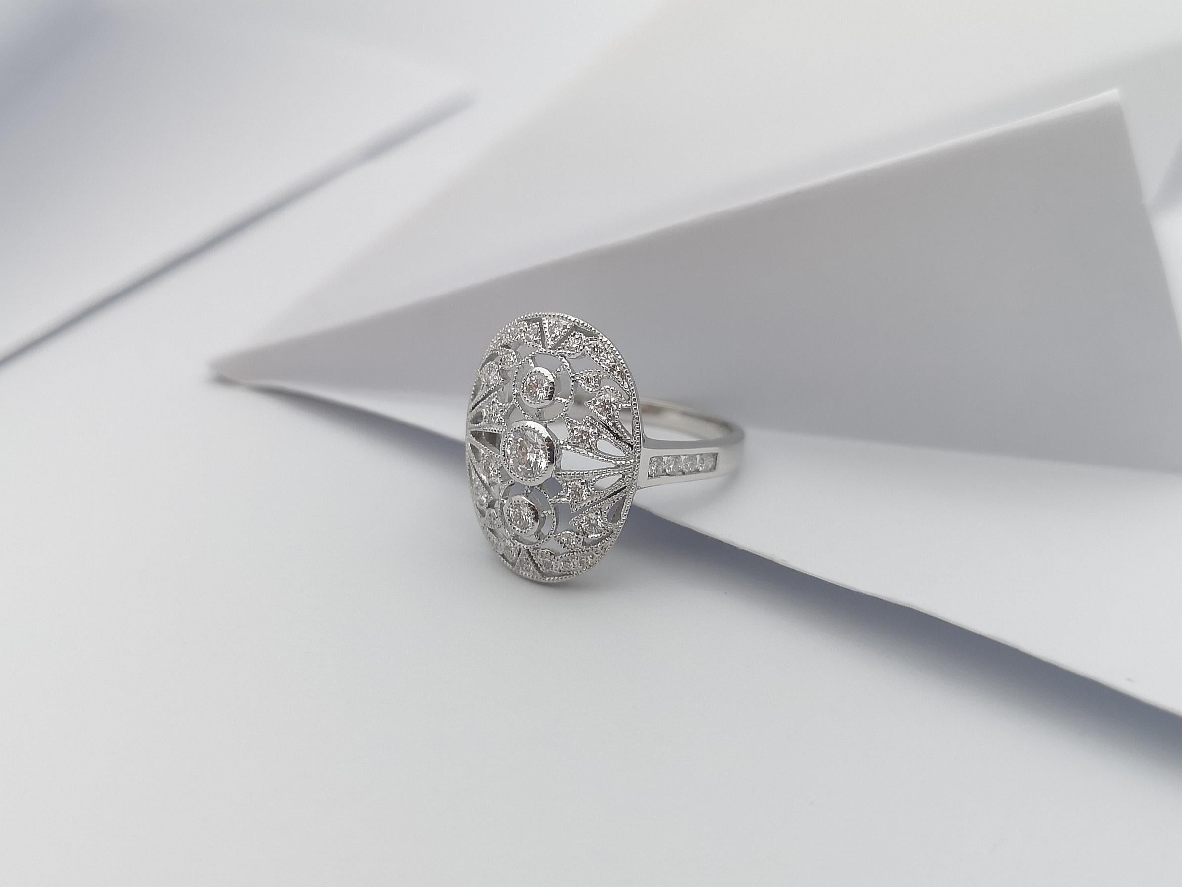 Diamond Ring Set in 18 Karat White Gold Settings For Sale 6