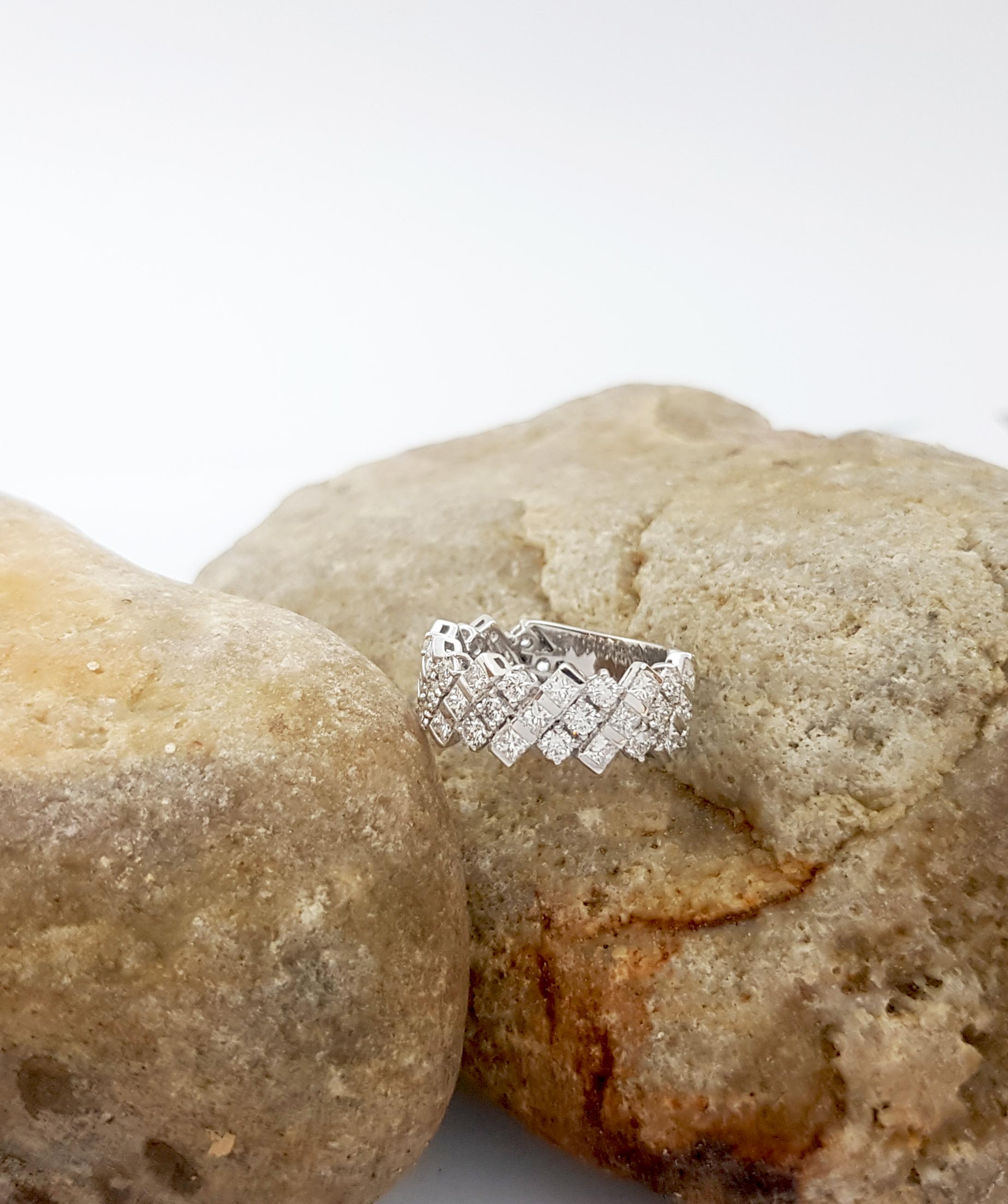 Diamond Ring set in 18 Karat White Gold Settings For Sale 10