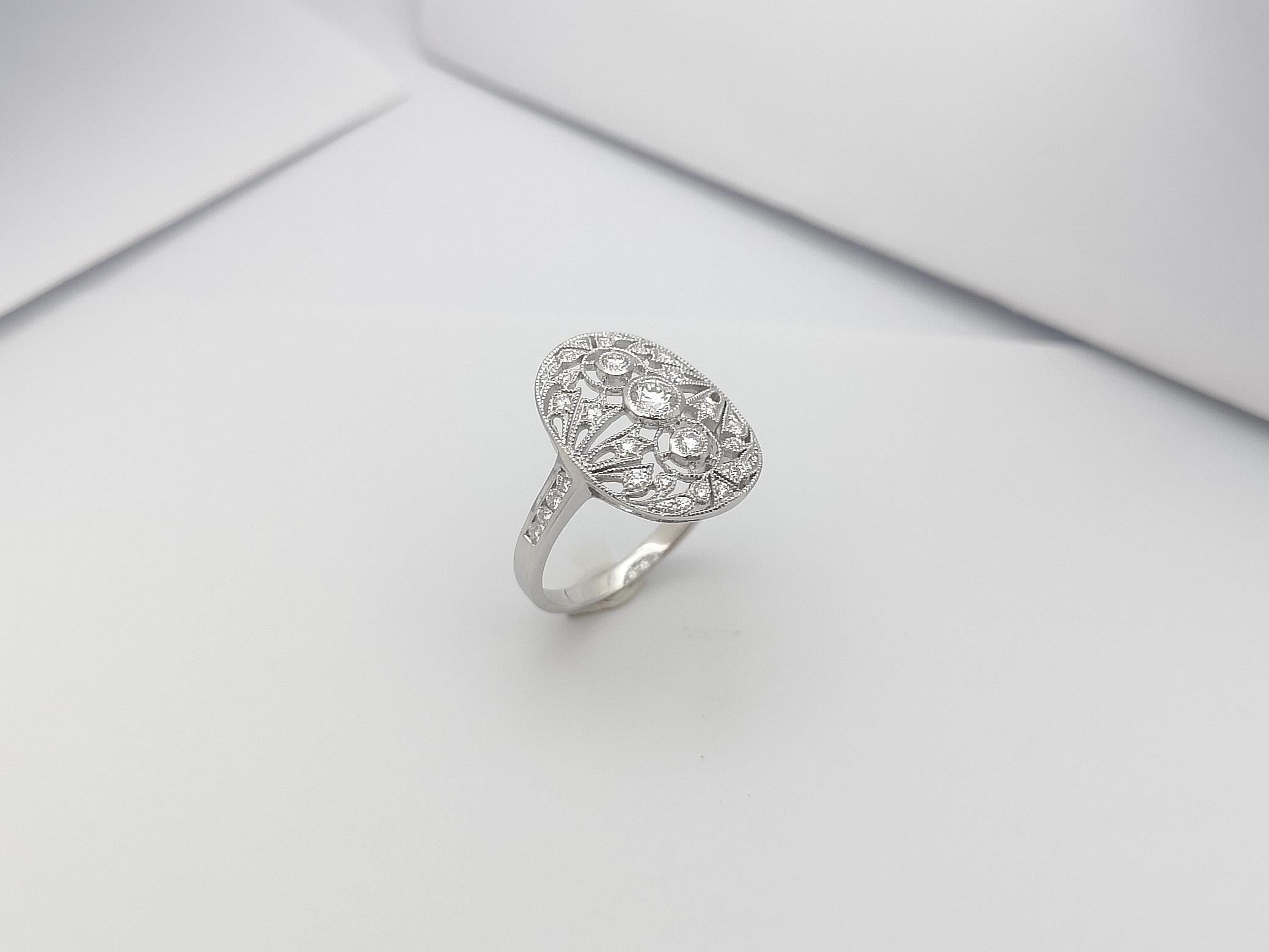 Diamond Ring Set in 18 Karat White Gold Settings For Sale 12